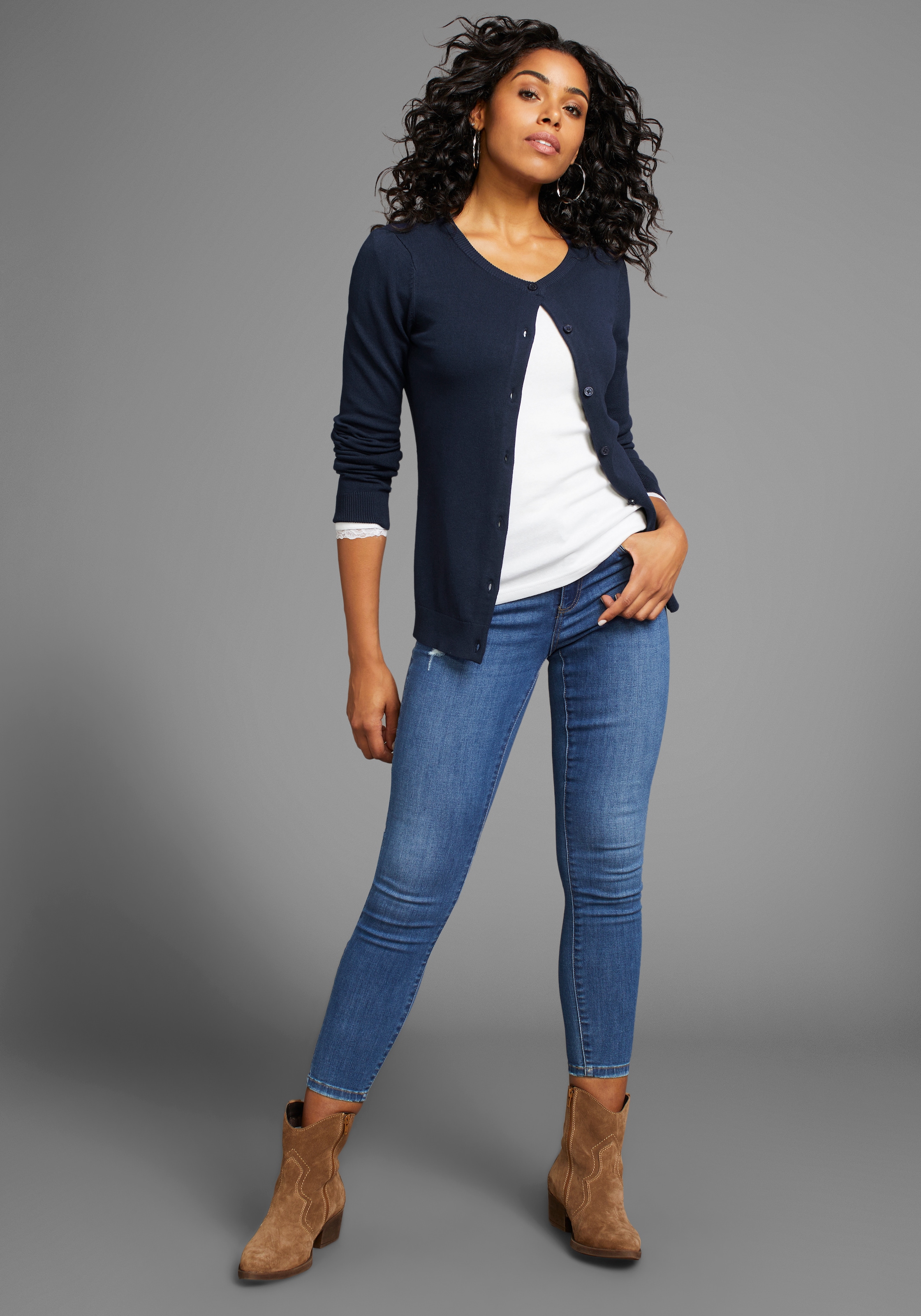 Laura Scott Strickjacke Feinstrick in Basic Fit mit Rundhals und Knopfleiste