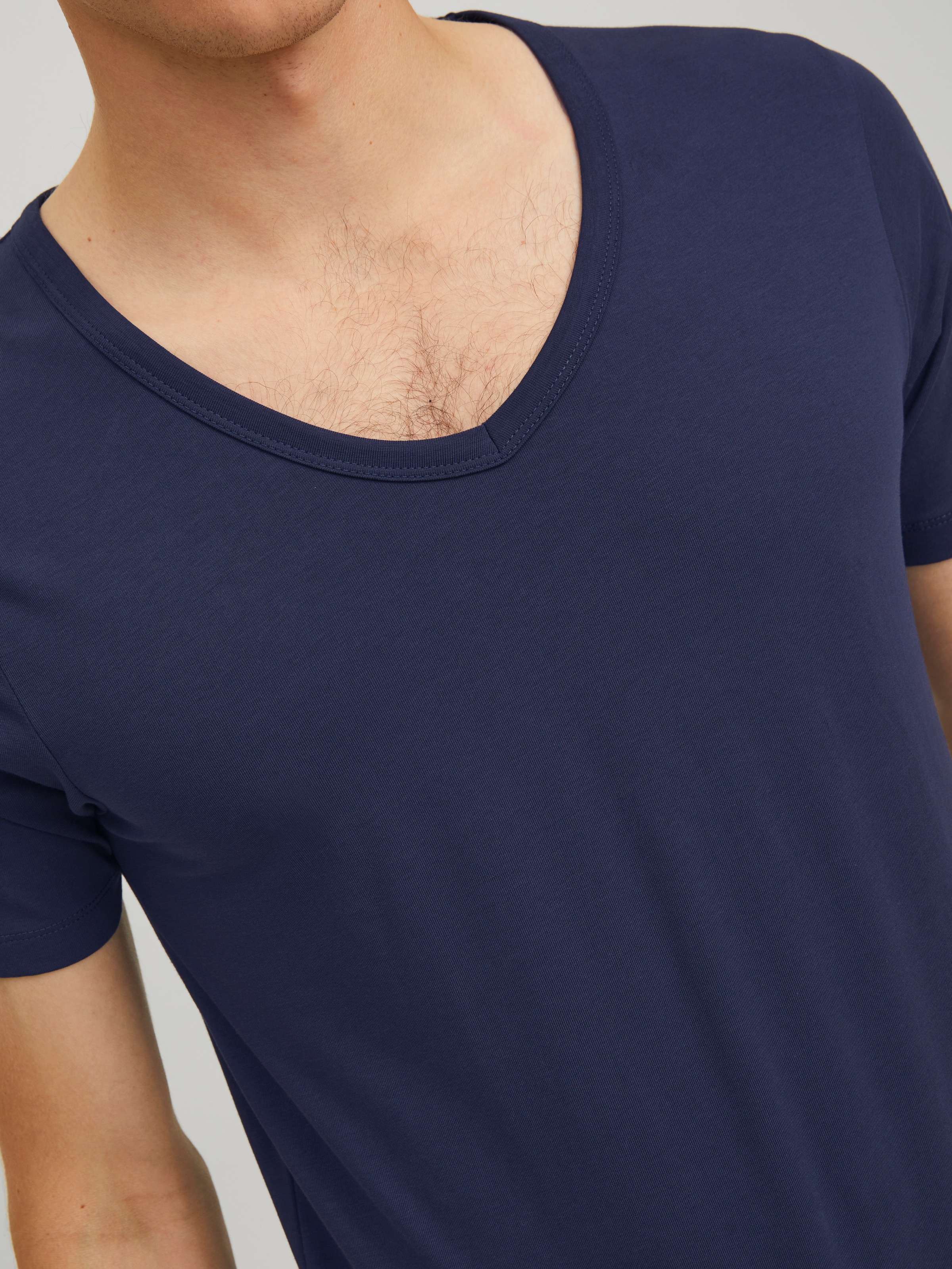 Jack & Jones T-Shirt »SLIM- FIT BASIC TEE V-NECK«, mit V-Ausschnitt
