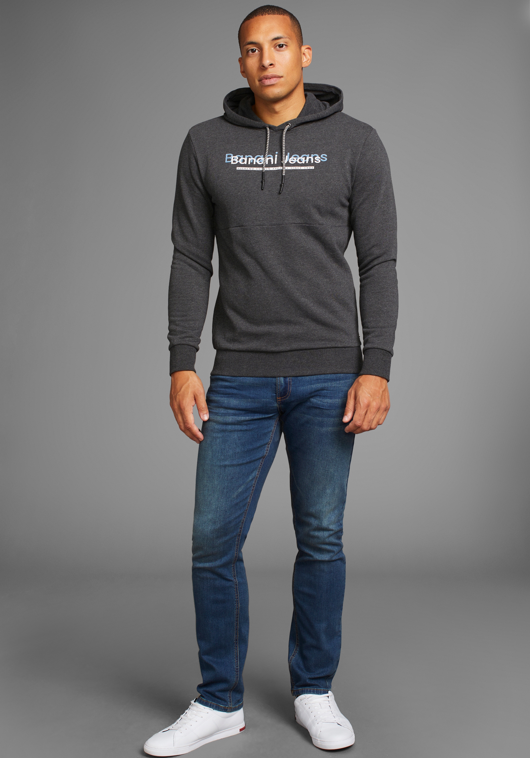 Bruno Banani Kapuzensweatshirt, mit modernem Print - NEUE KOLLEKTION