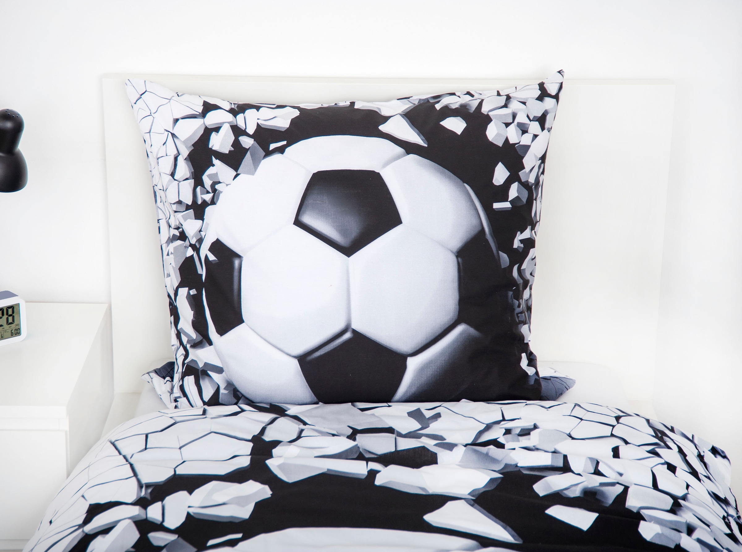 Herding Young Collection Bettwäsche »Fussball 3D«