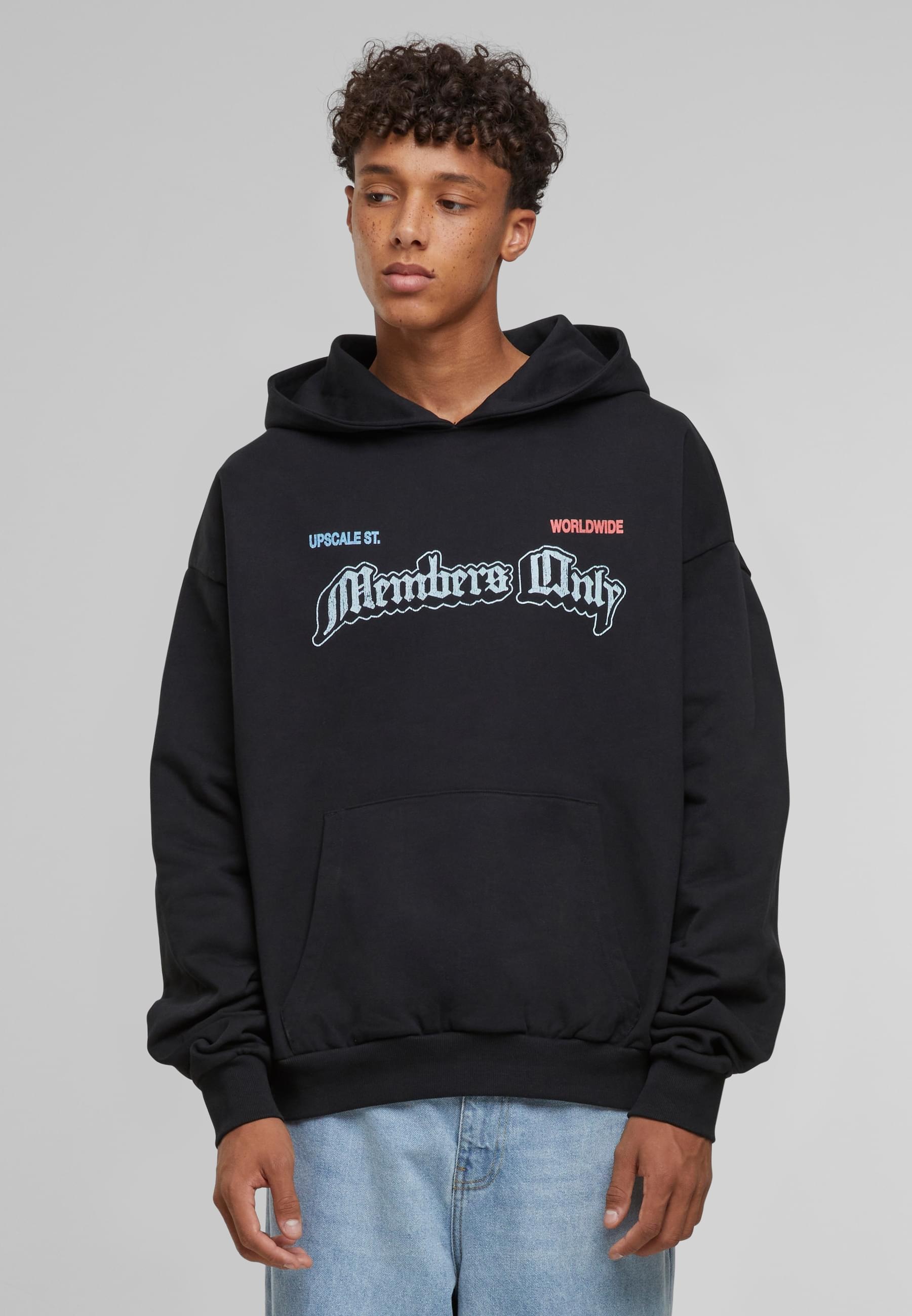 Upscale by Mister Tee Kapuzensweatshirt »Upscale by Mister Tee Only Members Oversize Hoody«, 1 Stk.
