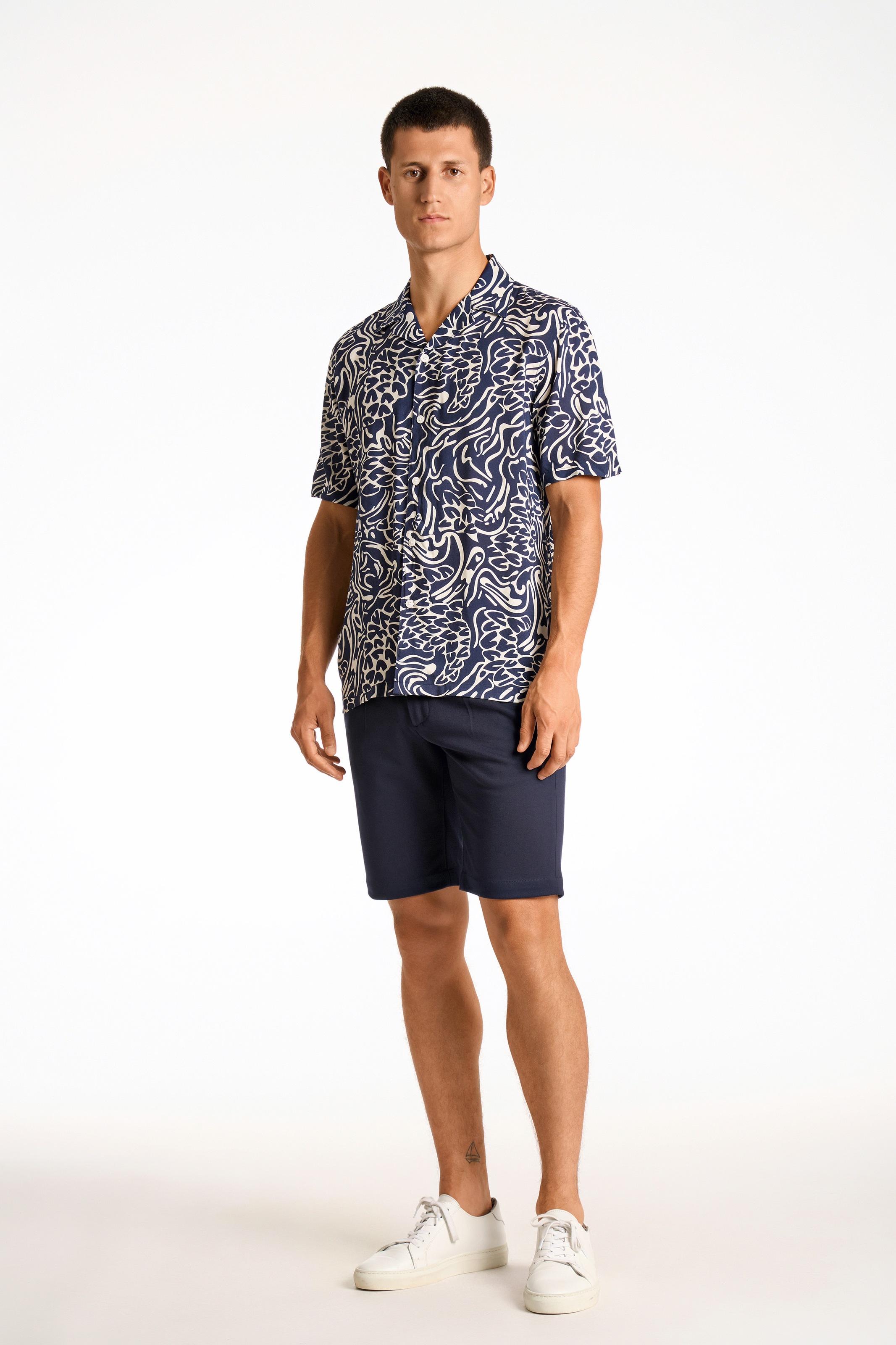 LINDBERGH Print-Shirt mit Muster und aus reiner Viskose