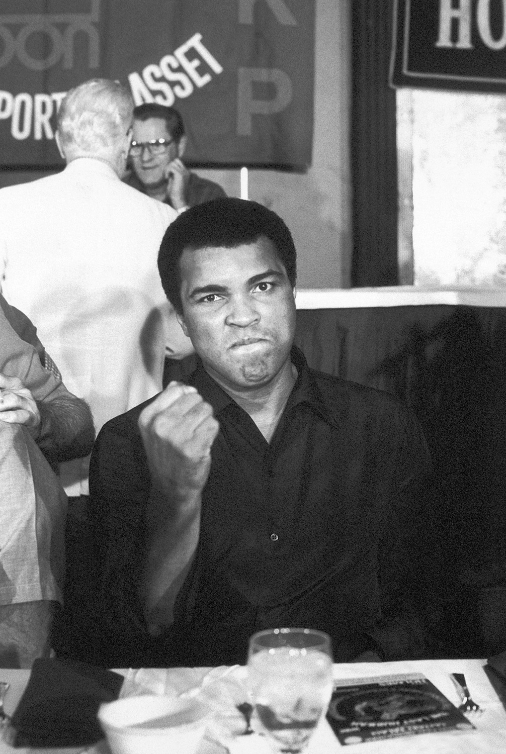 queence Acrylglasbild »Muhammad Ali«, Schwarz-Weiß-Mann-Stars, Fine Art-Pri günstig online kaufen