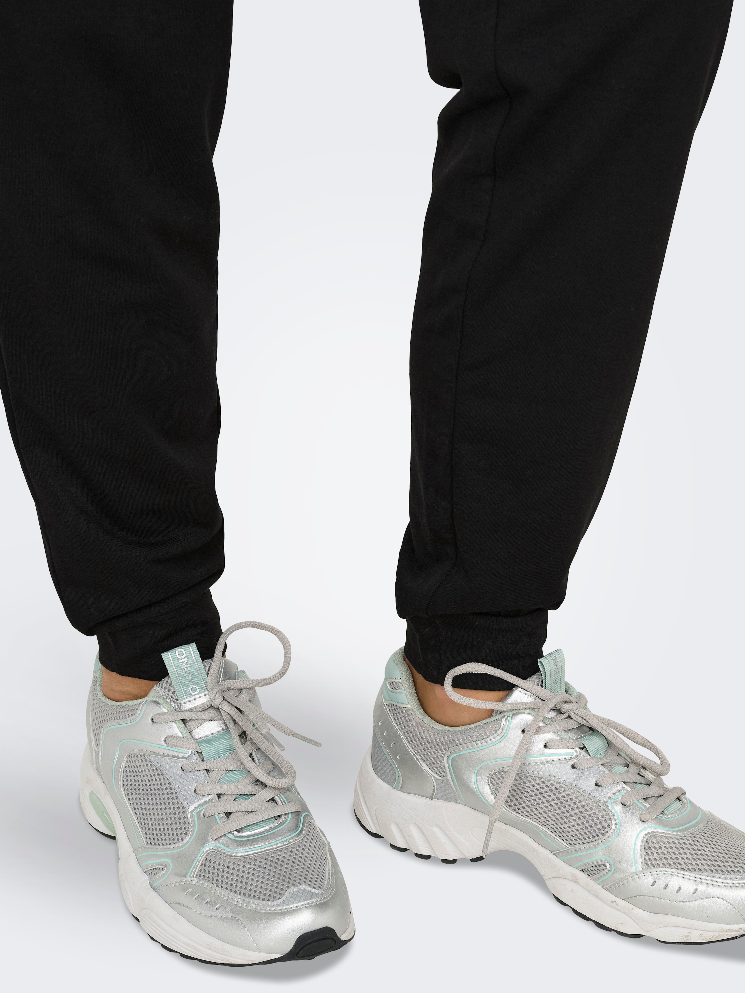 ONLY Play Jogginghose »ONPPERFORMANCE«, mit Bündchen am Saum
