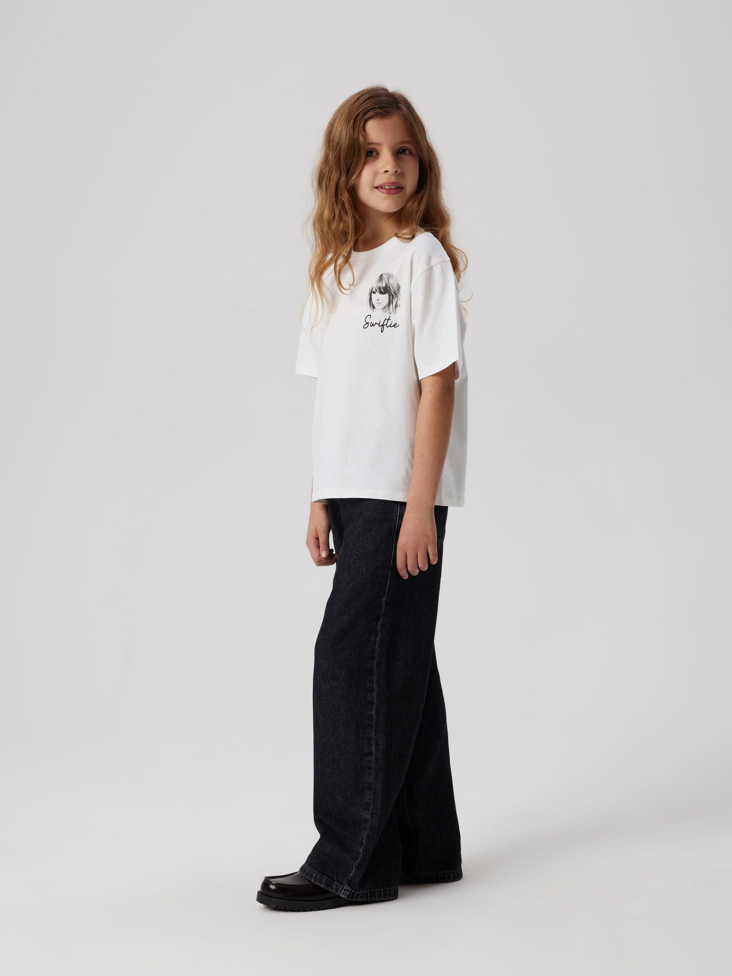 Name It T-Shirt »NKFFERN TSWIFT SS NREG TOP SKY«, CELEBRITY ICONS mit Taylor Swift Frontdruck