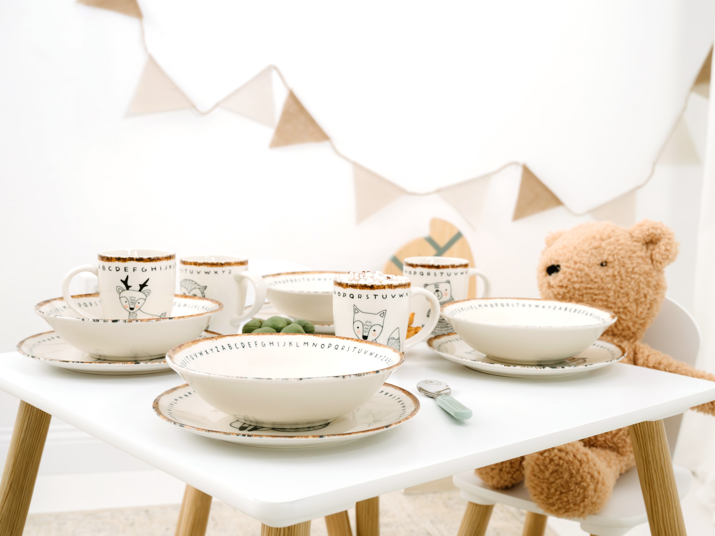 CreaTable Kindergeschirr-Set »Freunde des Waldes Bär, Kinder Set 3-tlg.« Tiermotive, skandinavischer Stil, unregelmäßiger brauner Rand