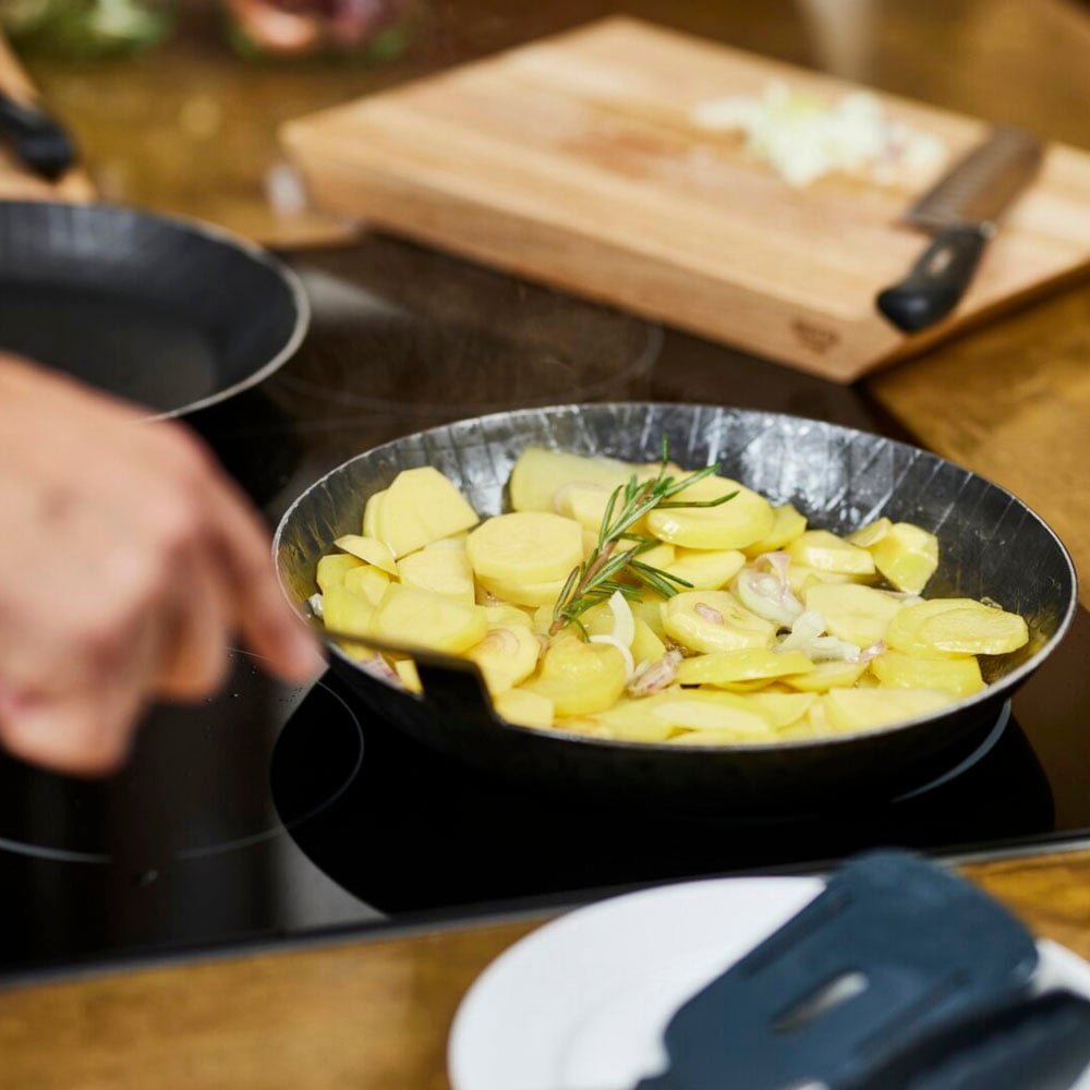 Siena Home Bratpfanne »Fermo«, Gusseisen, (1 tlg.), flach, schmiedeeisern, Hakenstiel, Made in Germany, Induktion