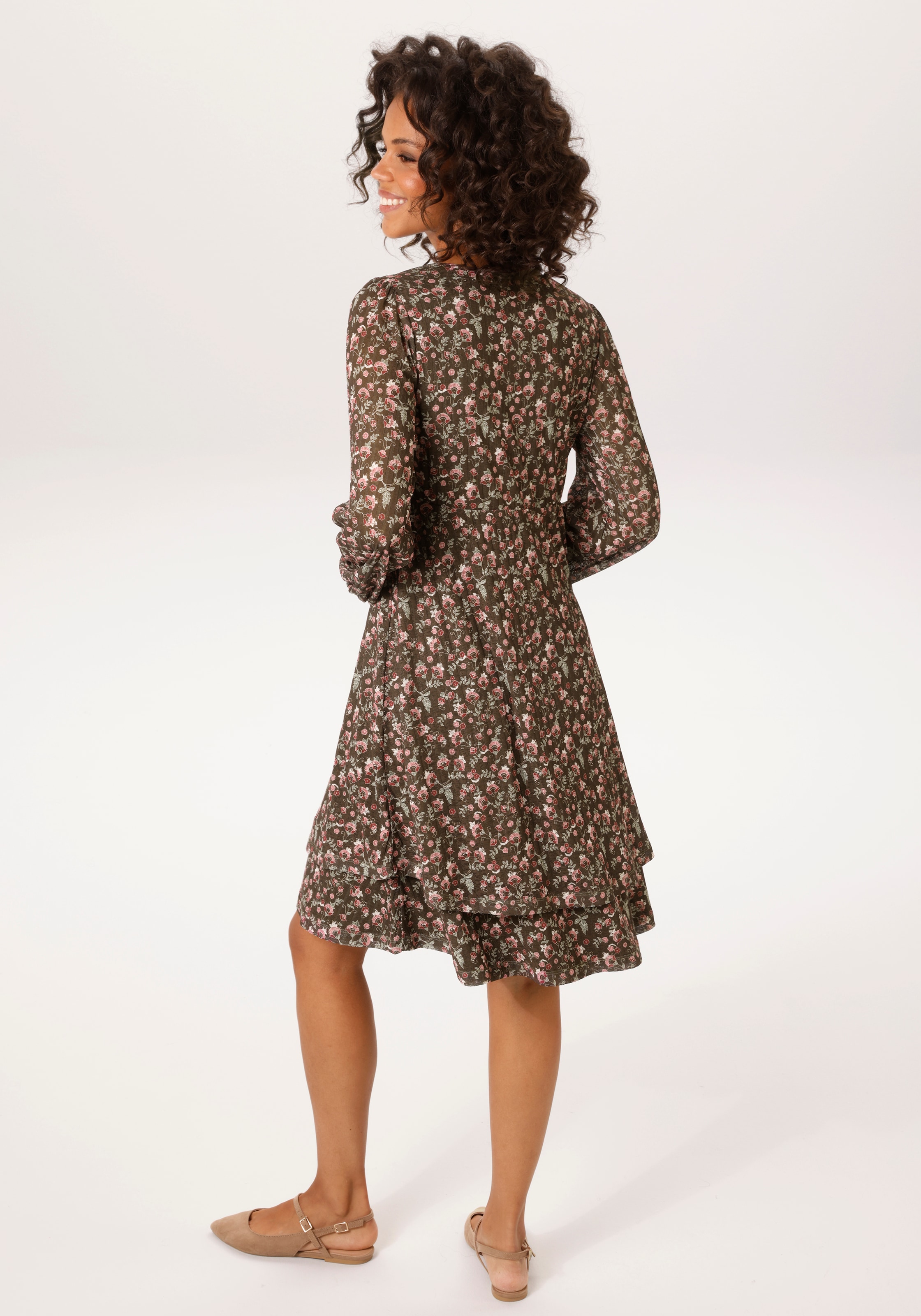 Aniston CASUAL Minikleid mit romantischen Blümchen bedruckt