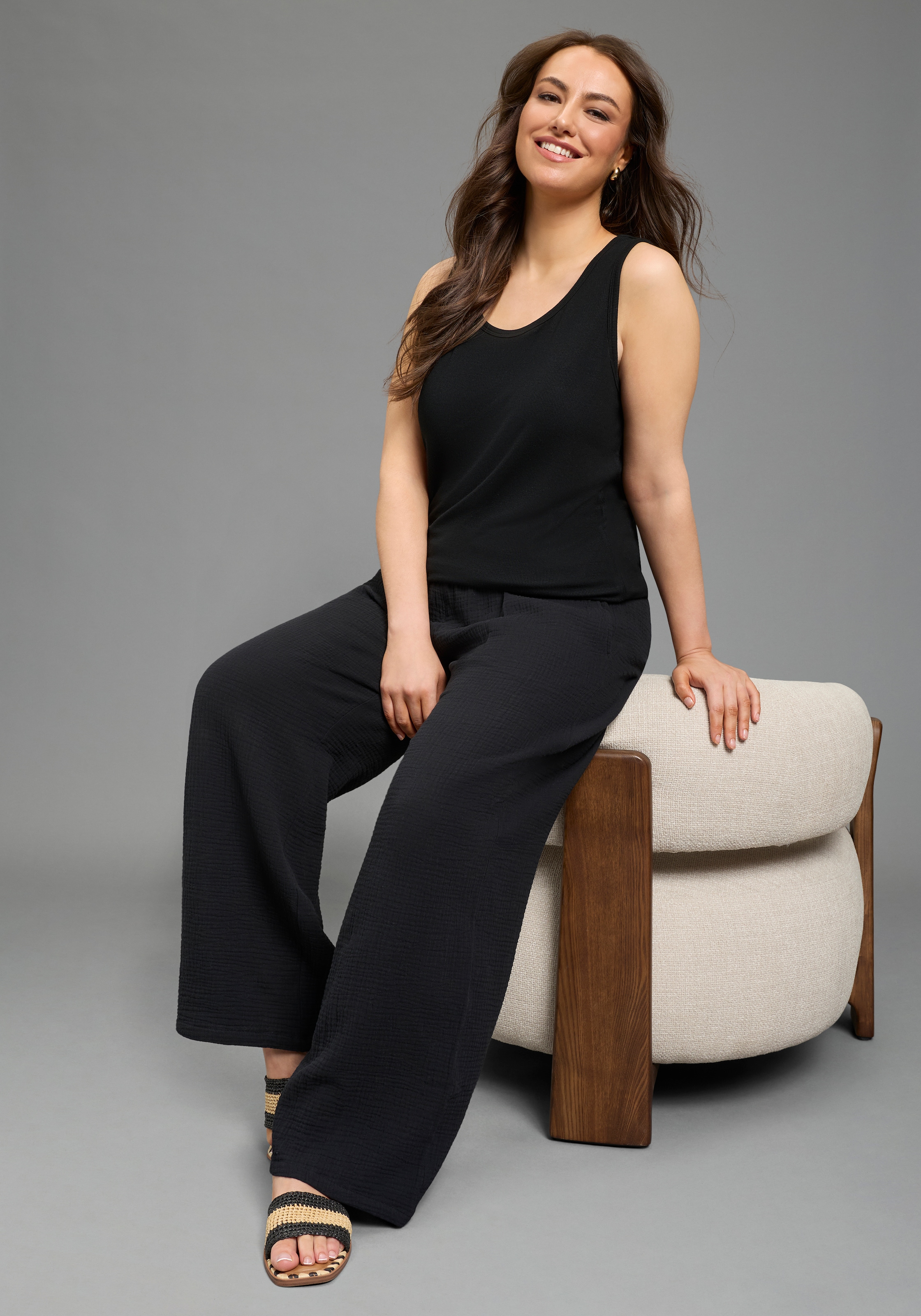 Laura Scott CURVE Tanktop figurbetonte Passform, aus Viskose und Elasthan, in Rippware