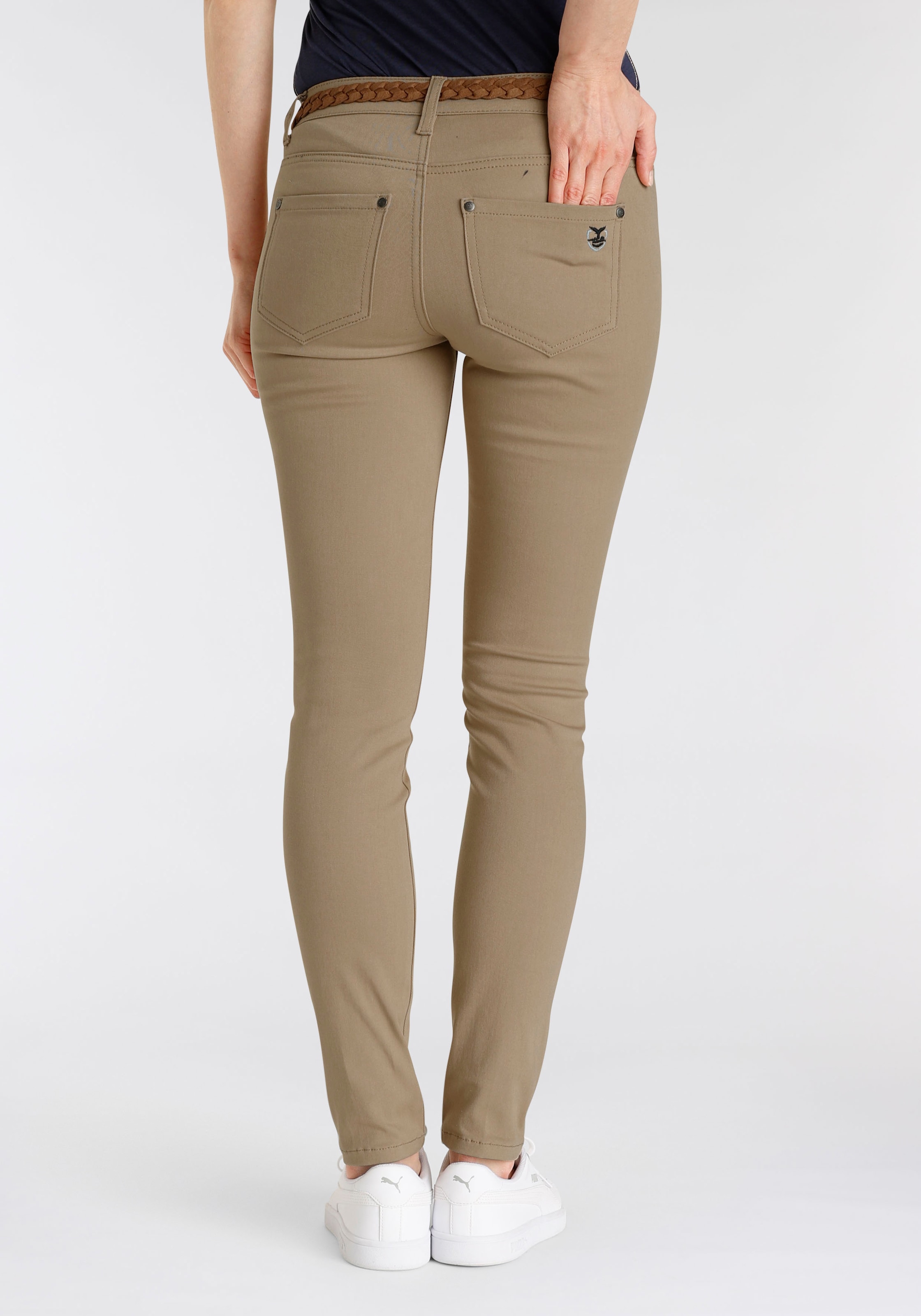DELMAO Slim-fit-Jeans, (Set, 2 tlg., mit Gürtel), mit modischem Flechtgürtel