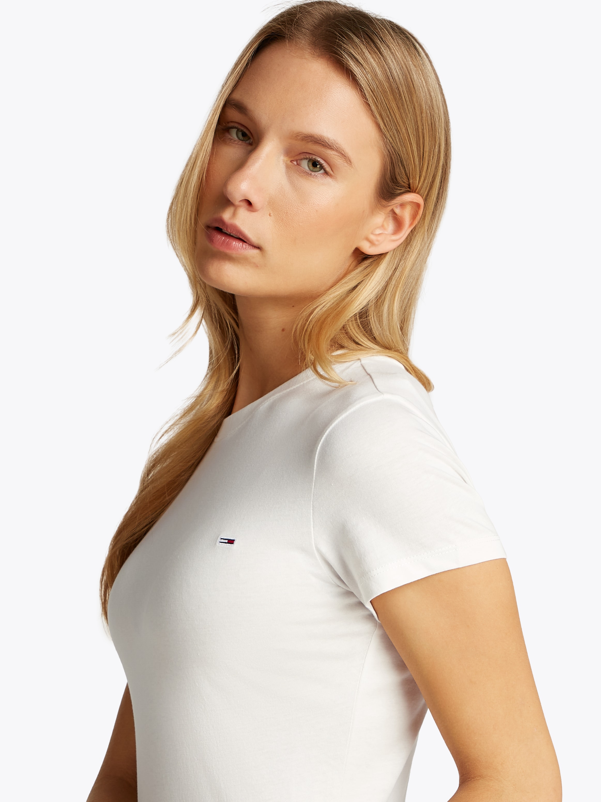 Tommy Jeans T-Shirt »TJW 2PACK C-NECK TEE«, (Packung, 2 tlg., 2er), mit Logo-Stickerei