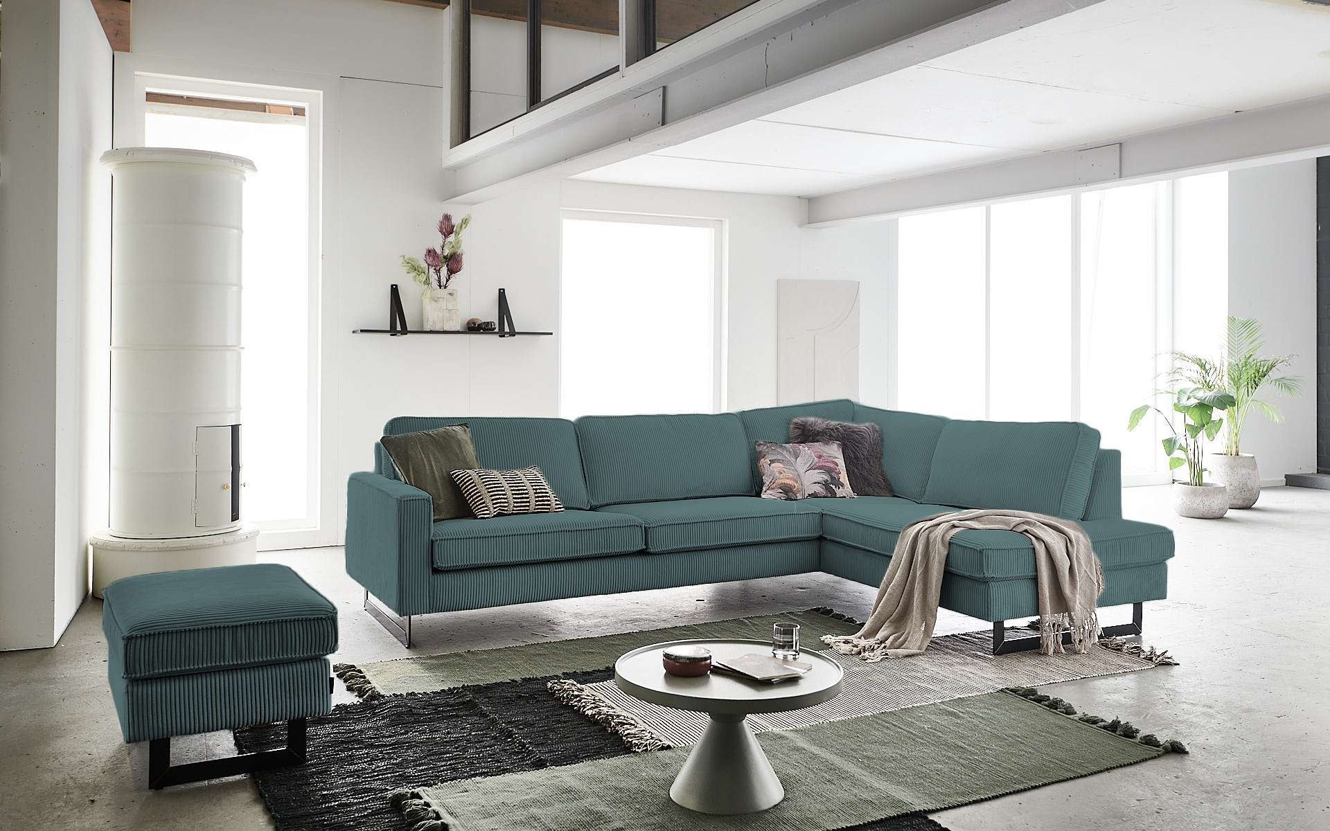 Places of Style Ecksofa »Pinto, 290 cm, Cord, Chenille, Lederoptik, Ottomane links / rechts«, mit Keder, schwarze Metallfüße, Wellenunterfederung
