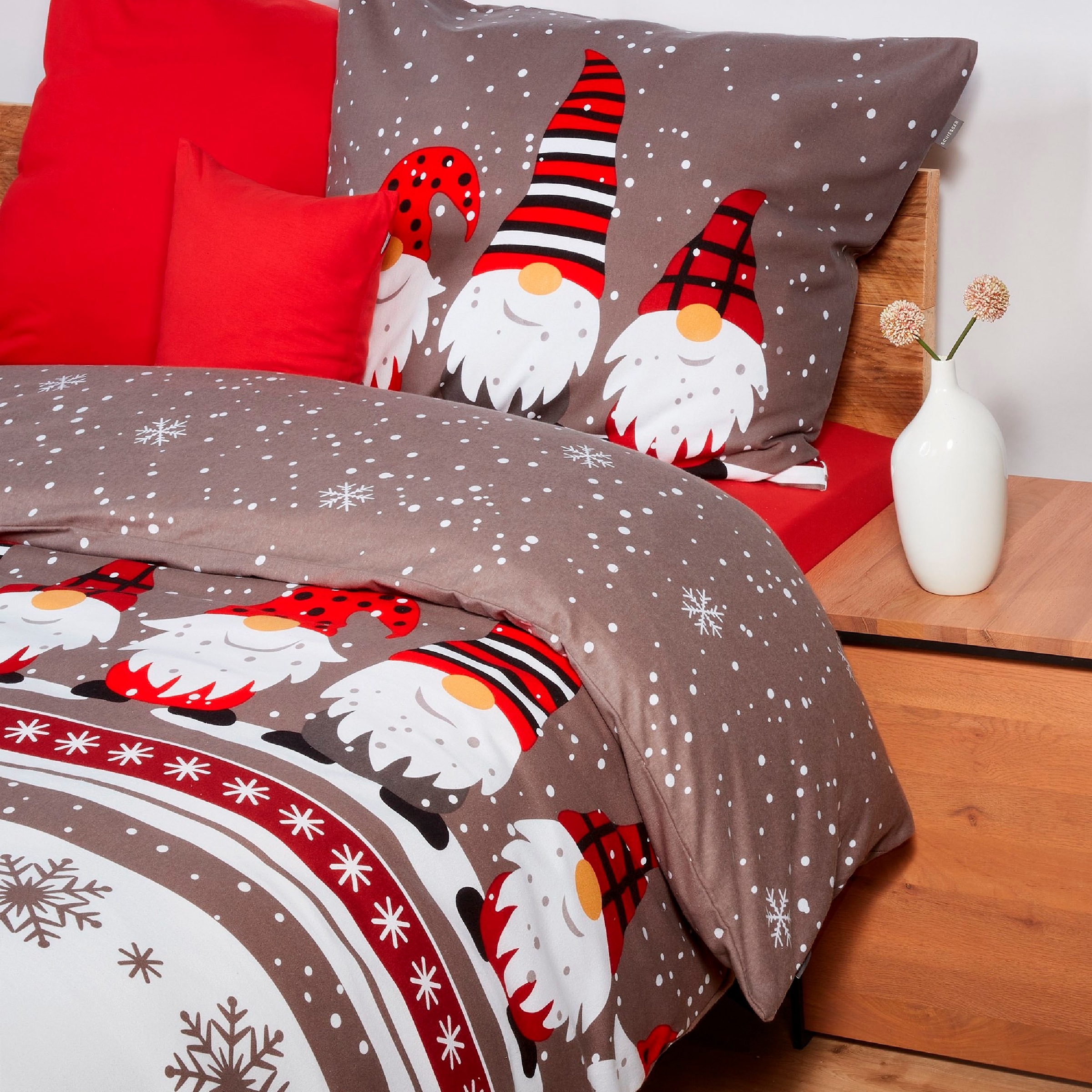 Schiesser Bettwäsche »Wichtel aus weicher Baumwolle mit coolem Winter-Print«, MADE IN GREEN by OEKO-TEX®-zertifiziert