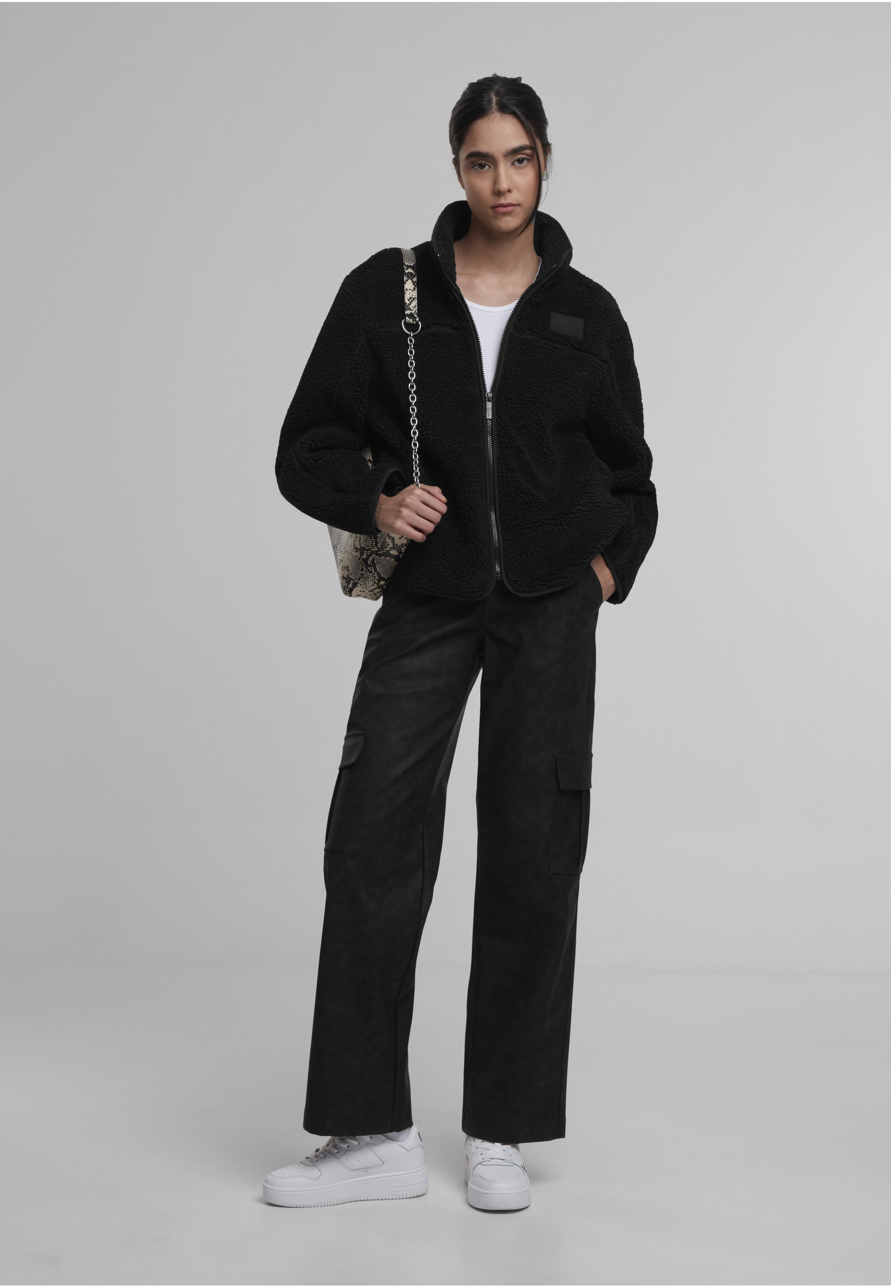 Karl Kani Trainingsjacke »Karl Kani Signature Teddy Trackjacket« 1 Stk. tlg. ohne Kapuze