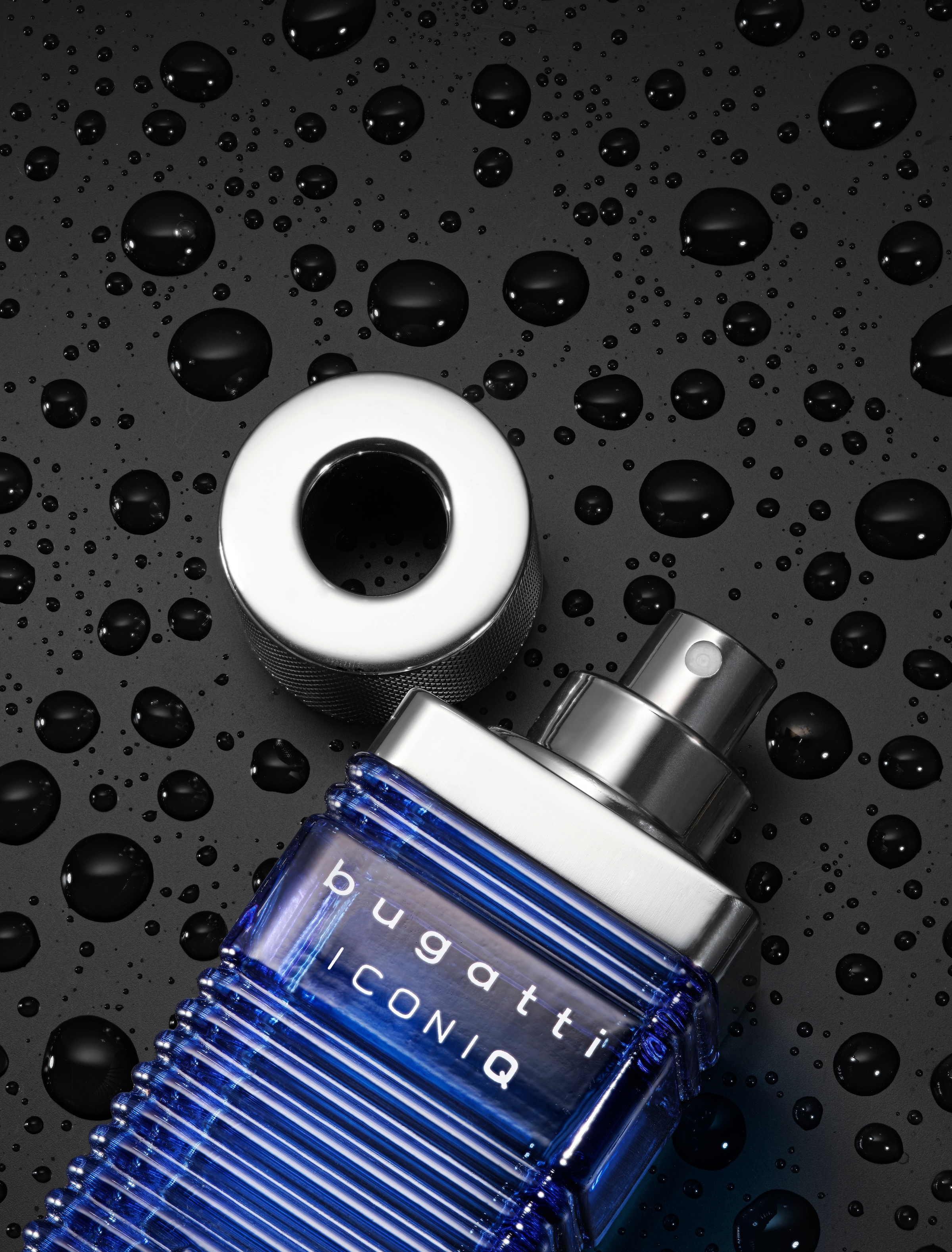 bugatti Eau de Toilette »BUGATTI Iconiq Blue EdT 100ml«, Frischer Herrenduft mit Zitrone, Kräutern und holzigen Basisnoten.