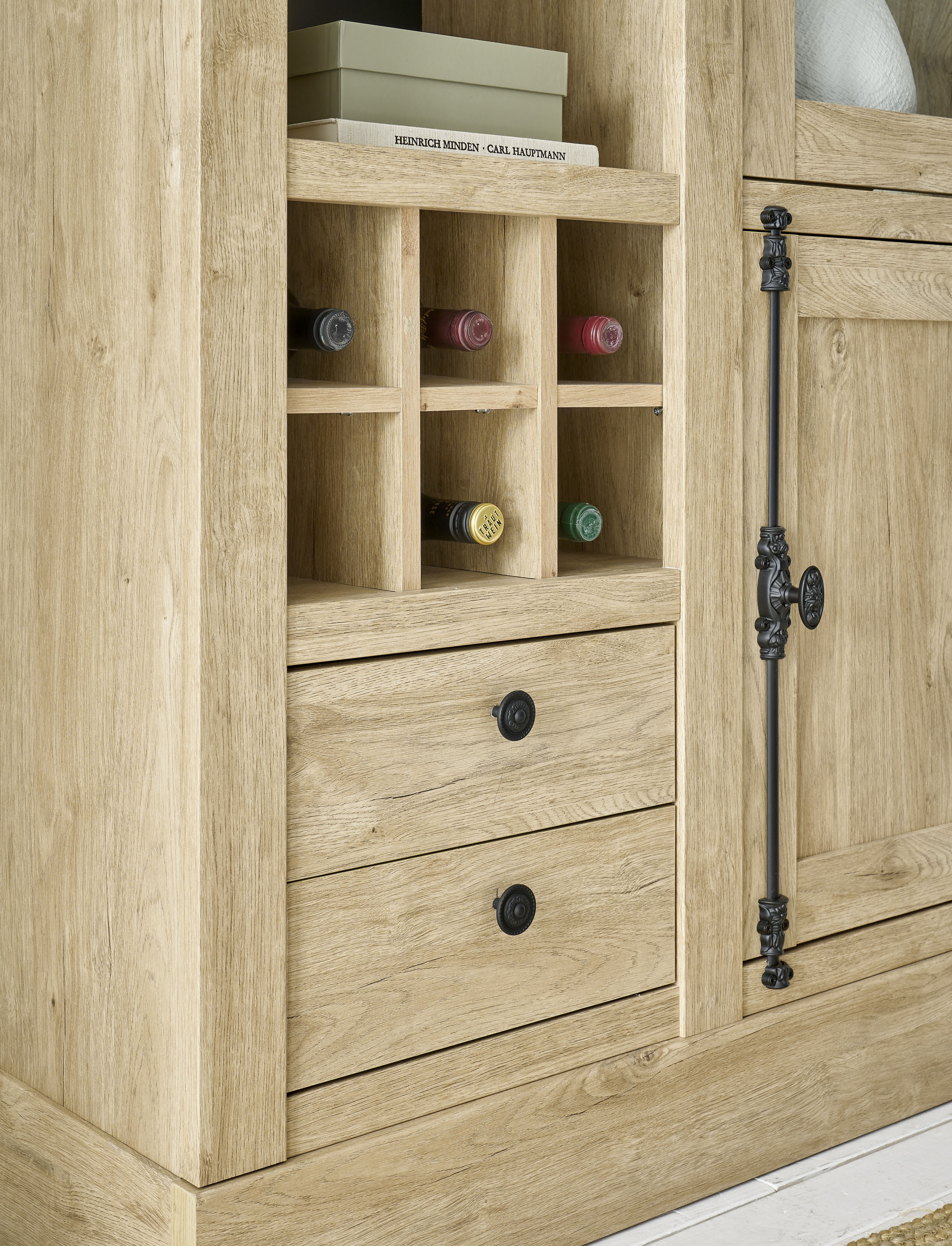 Home affaire Wohnwand »Cornwall, Anbauwand im Landhausstil, Wohnzimmer-Set, Eiche Dekor«, (Set, 4 St.), enthält Vitrine, Lowboard, Kommode, Wandboard, 424 cm breit