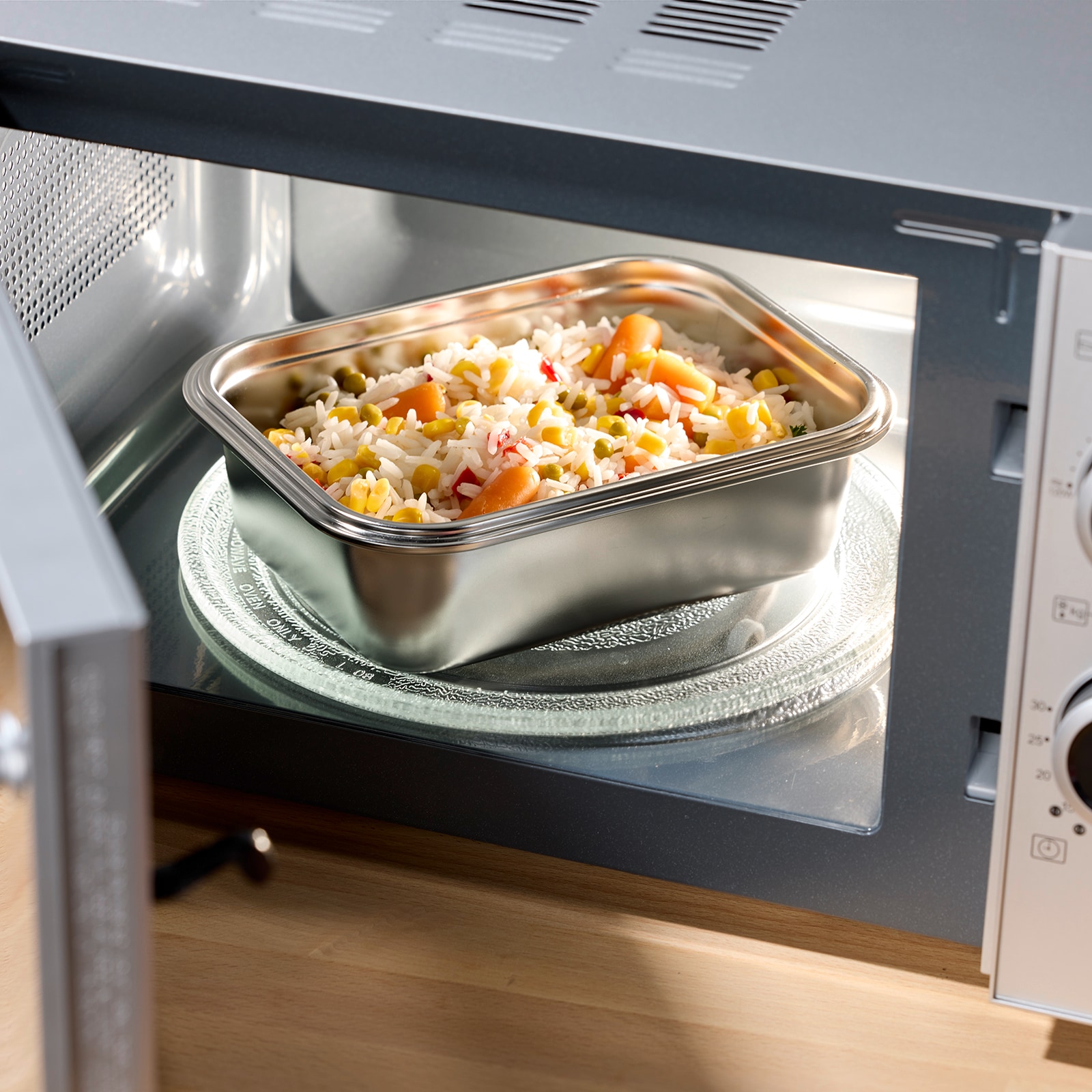 WESTMARK Lunchbox »Edelstahl Lunch Box/ Frischhaltedose, 2250 ml«, (1 tlg.), auslaufsichere Brotdose – mikrowellen- & ofenfest