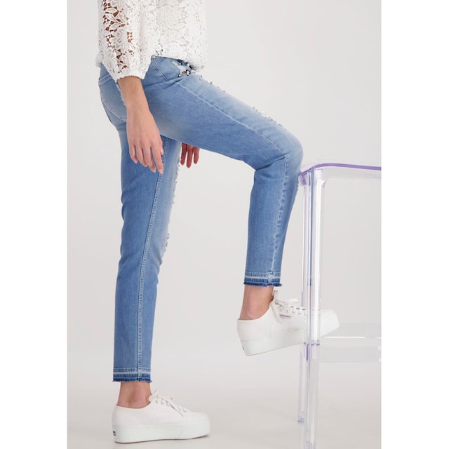 Monari Slim-fit-Jeans, im Destroyed-Look mit Perlen und Schmuck online bei