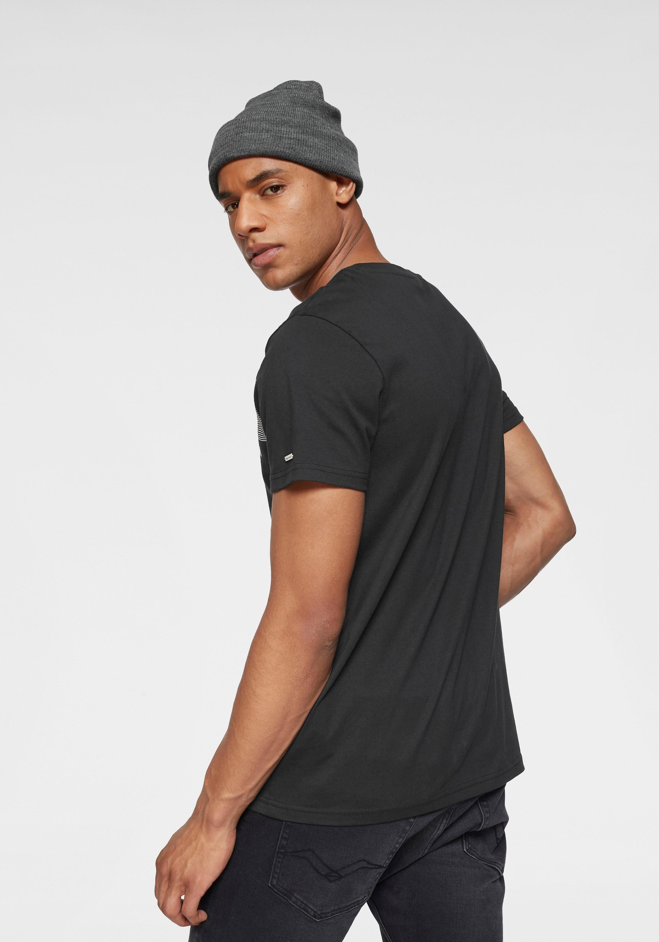 Bruno Banani T-Shirt, kurzärmelig, schmal geschnitten, Rundhalsausschnitt