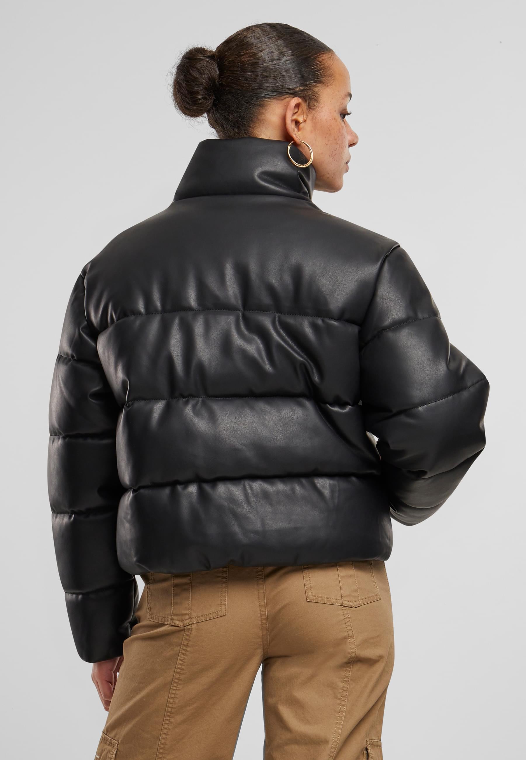 Karl Kani Winterjacke »Karl Kani Karl Kani Serif Crop PU Puffer Jacket« 1 Stk. tlg. ohne Kapuze