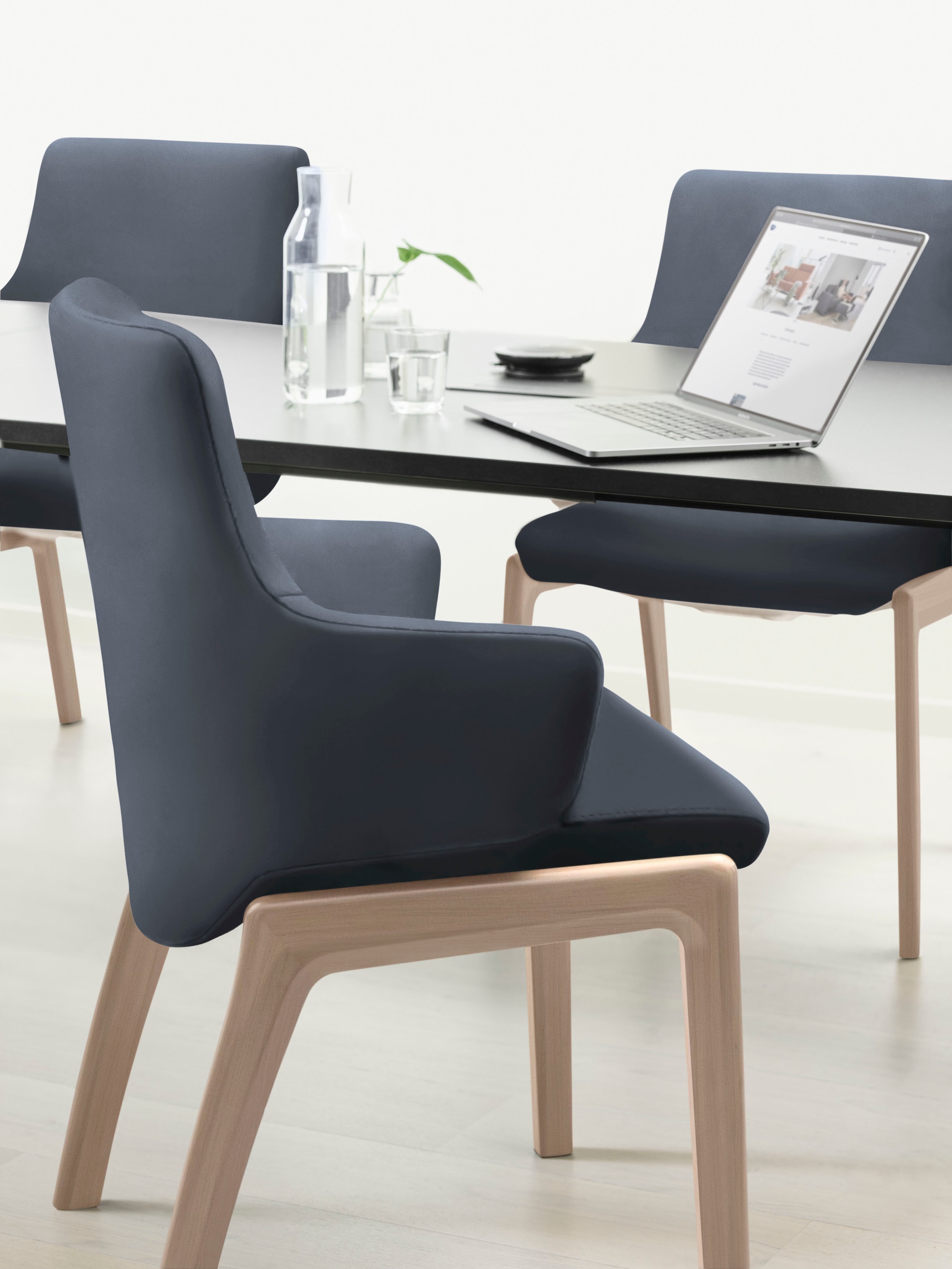 Stressless® Polsterstuhl »Laurel«, Leder PALOMA, Low Back mit Armlehne, Größe L, abgerundete Beine in Eiche gekalkt