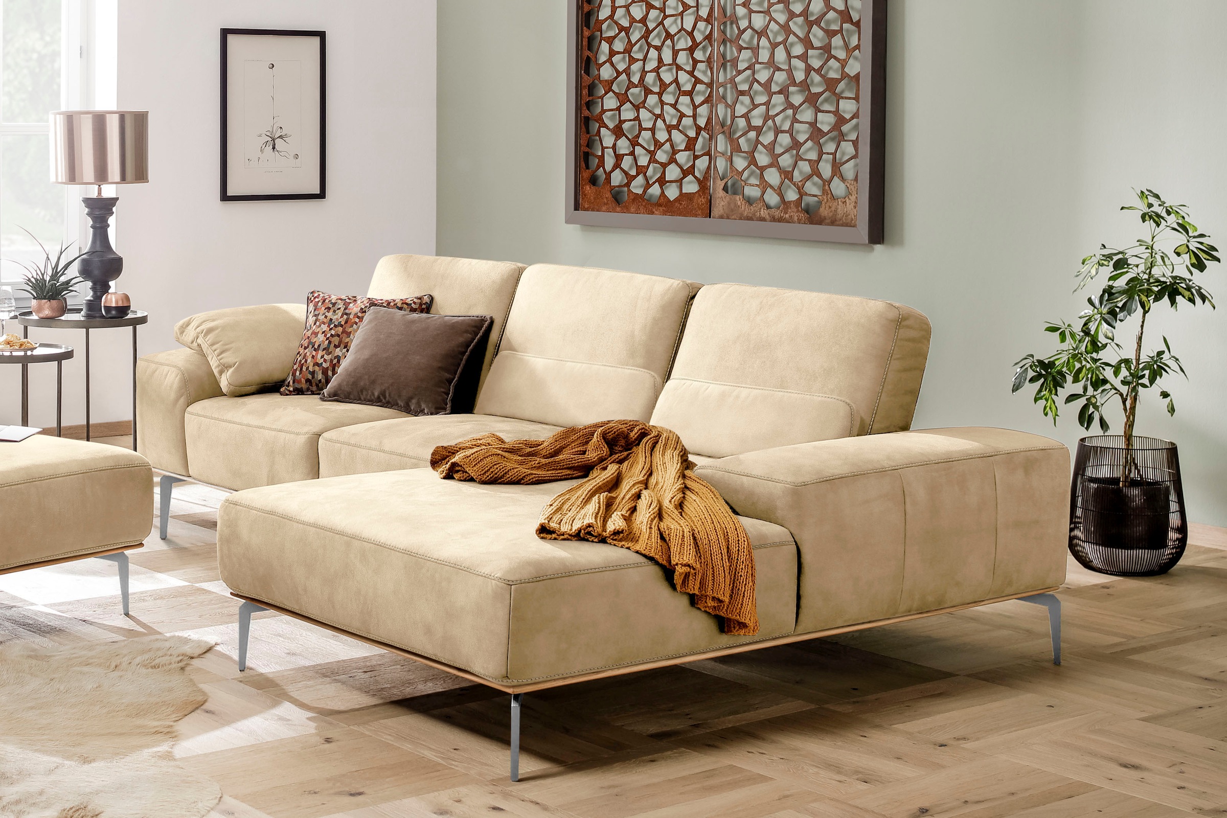 W.SCHILLIG Ecksofa »run, Designsofa mit tollem Sitzkomfort, L-Form«, mit elegantem Holzsockel, Füße in Chrom glänzend, Breite 279 cm