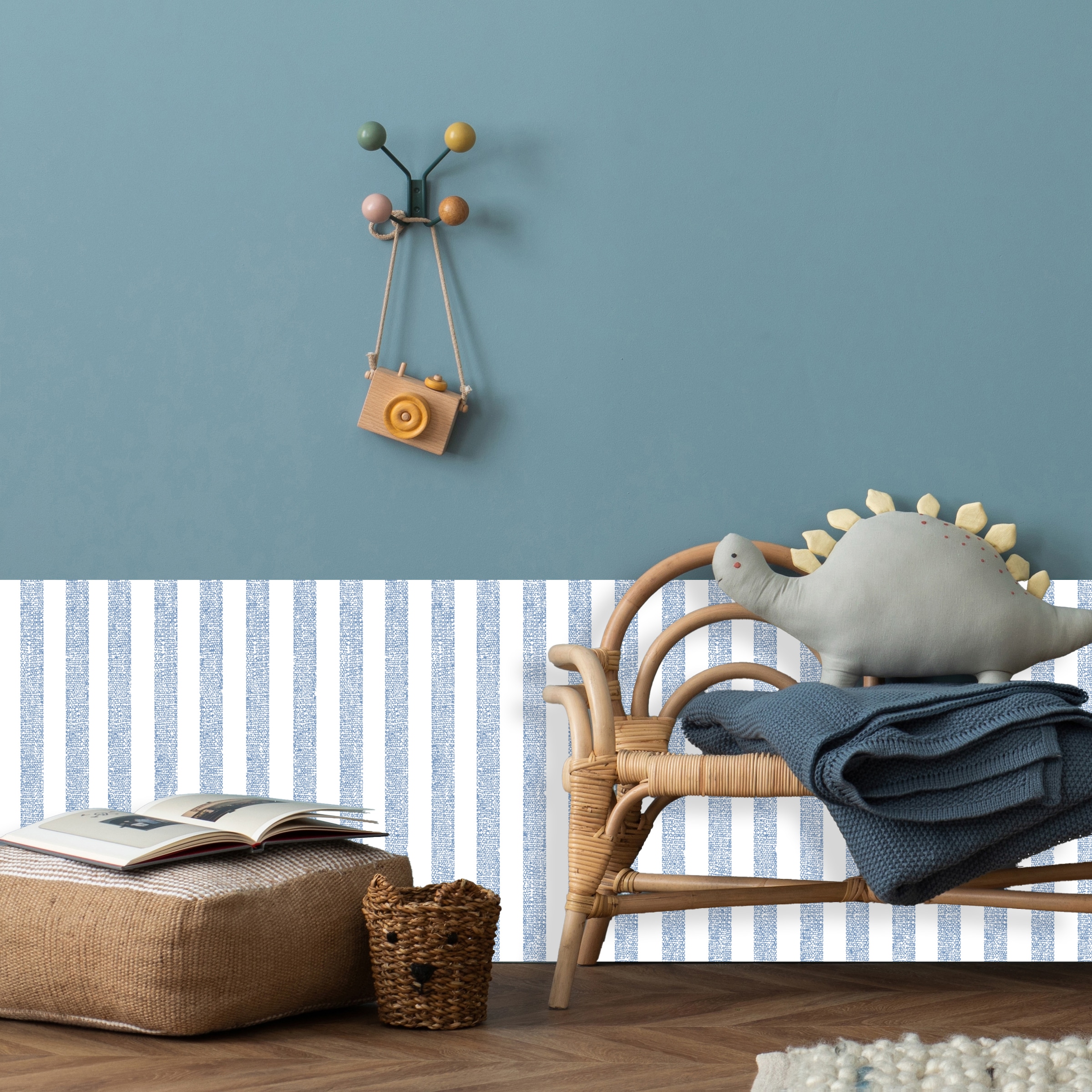 queence Bordüre »Wandbordüre Hellblau 250x90cm« Nadelstreifen | Streifen | bedruckt | gestreift | mehrfarbig | natürlich | seidenmatt glatt Wandpaneele, selbstklebend, Tapete, Sticker, gestreifte Wandtattoos