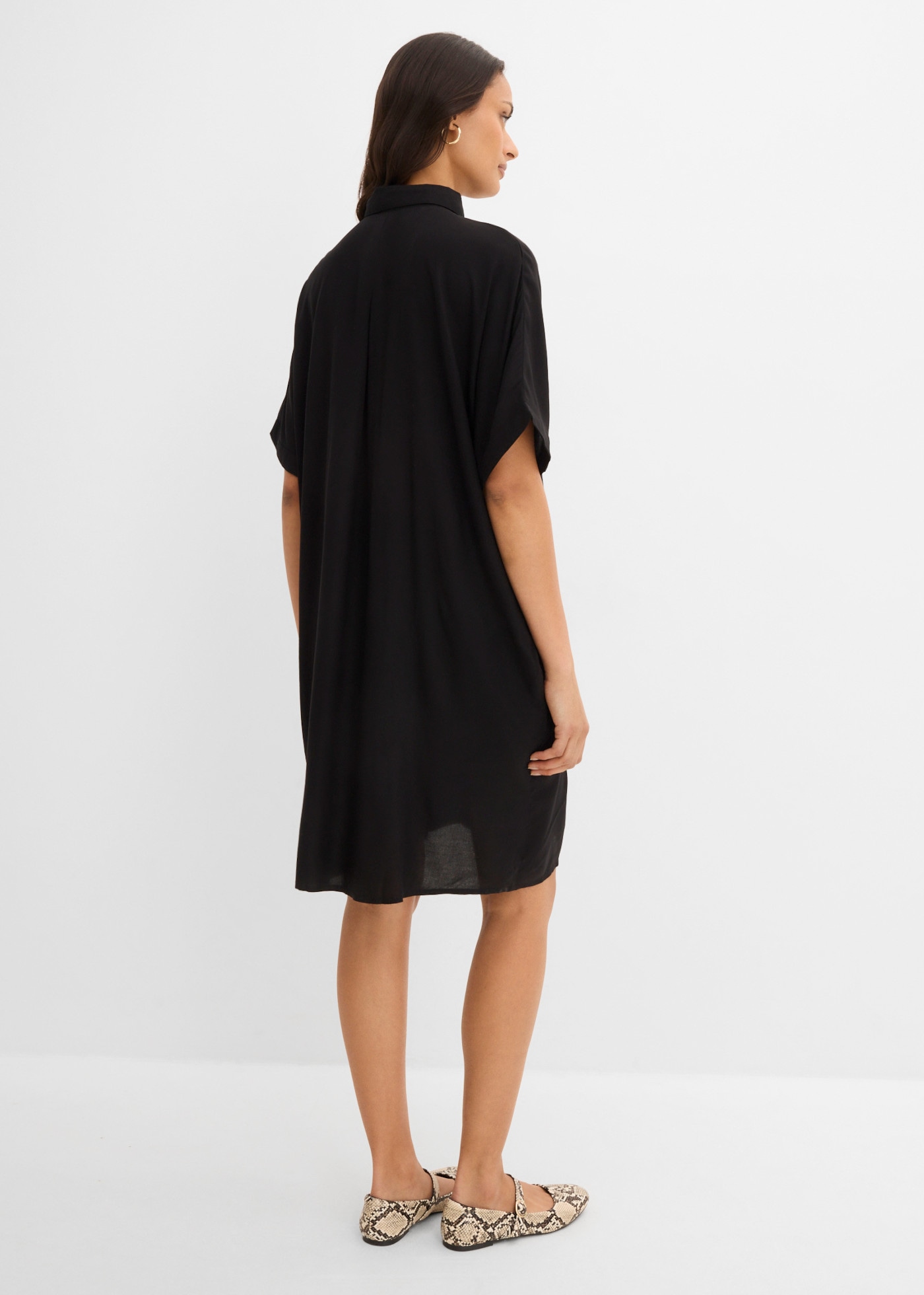 bonprix Blusenkleid Eingrifftaschen für den Alltag, aus Viskose, Oversize Passform, mit Knopfleiste