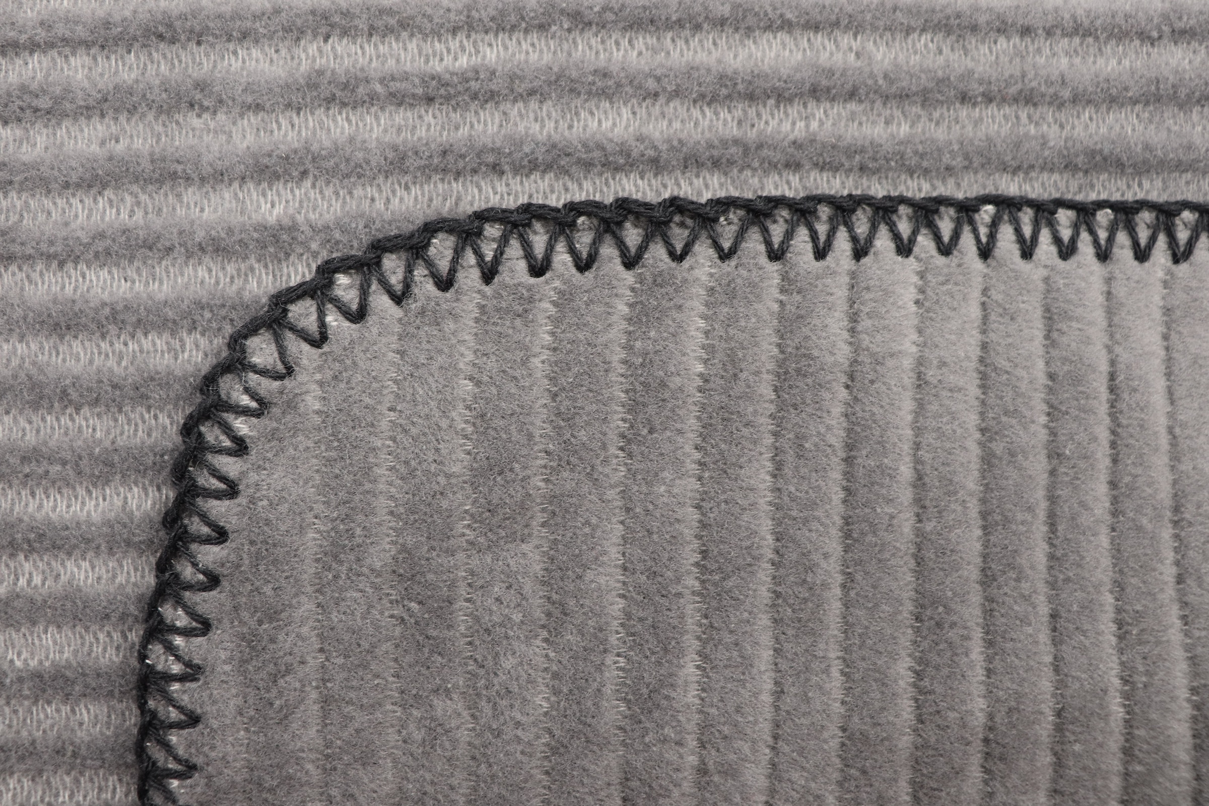 Biederlack Wohndecke »Feel Cord« mit schöner Hoch-Tief-Struktur