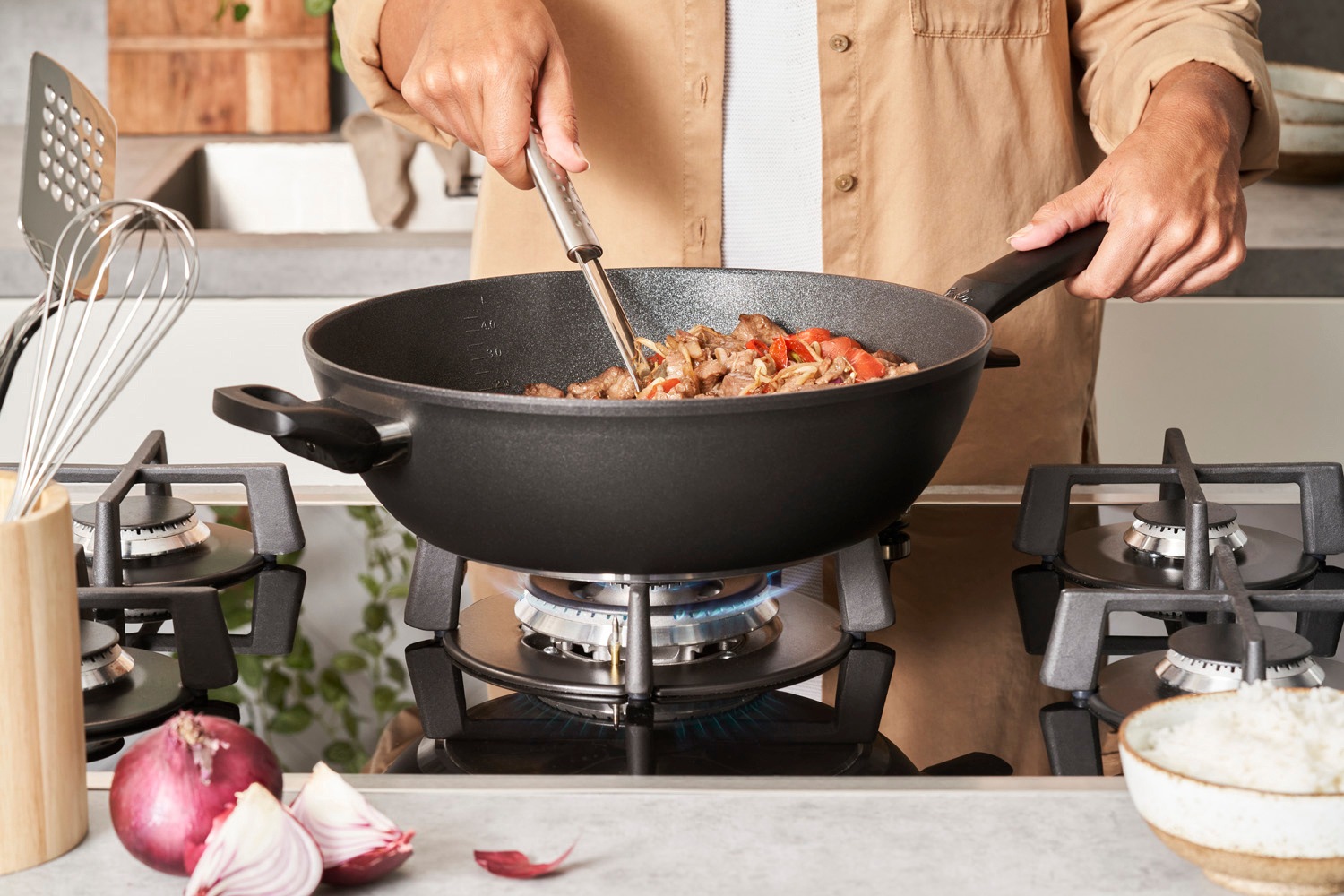 Fissler Wok »Adamant®« Aluminium 1 Stk. tlg. induktionsgeeignet, kratzfeste günstig online kaufen