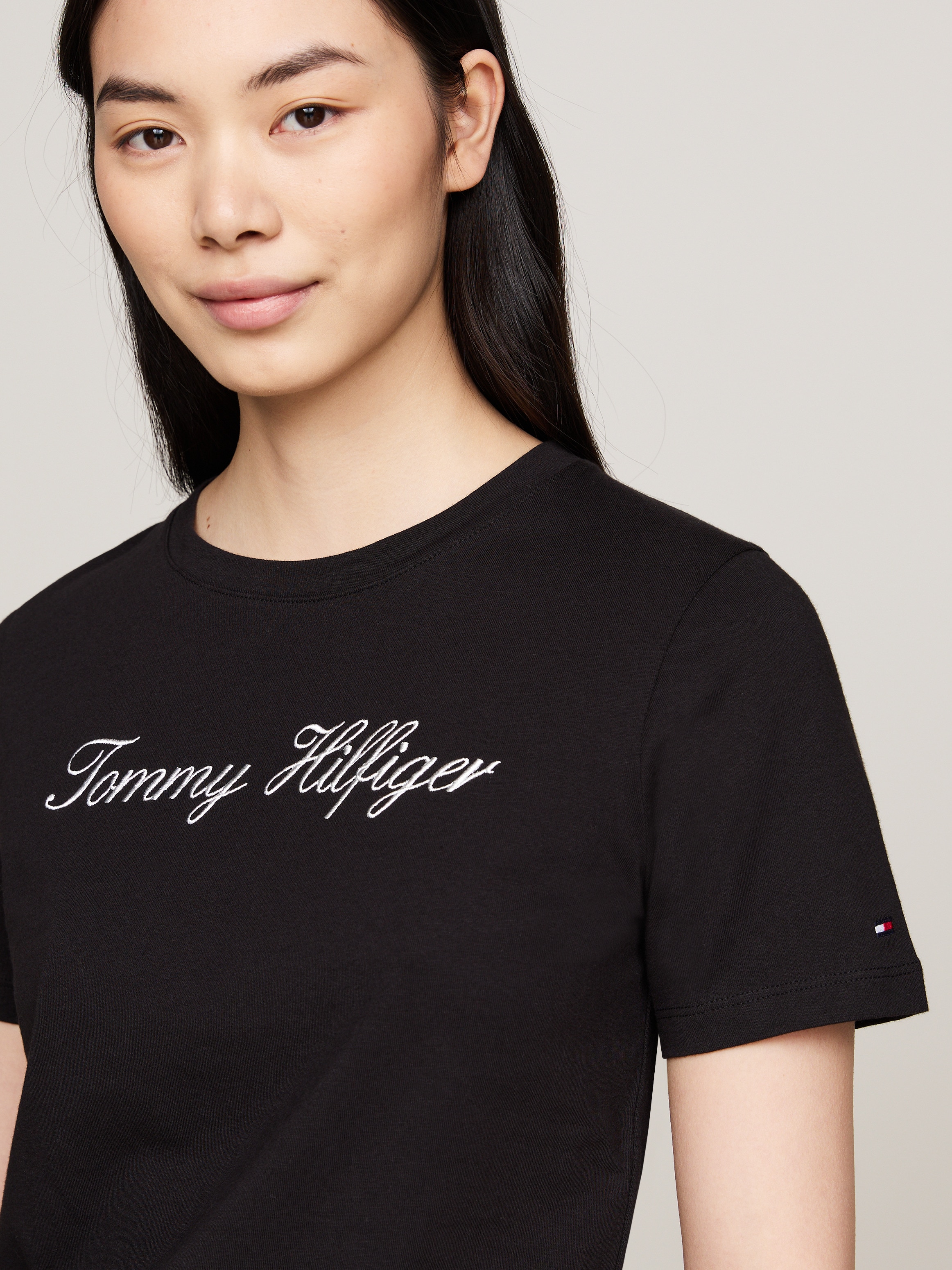 Tommy Hilfiger T-Shirt »NOS SCRIPT REGULAR C-NK SS«, Mit Rundhals und kontrastfarbenem Druck