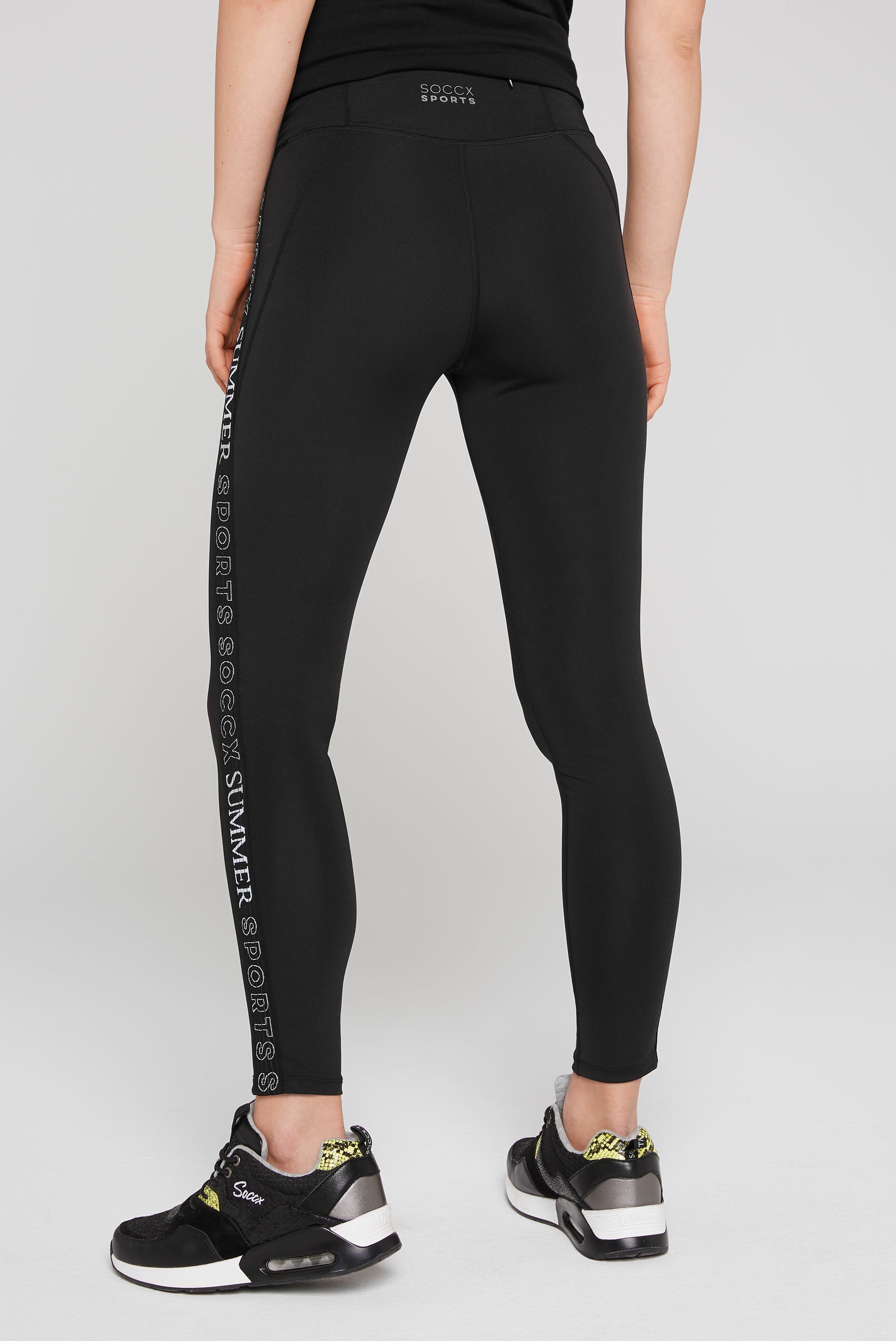 SOCCX Leggings, mit kleiner Reißverschlusstasche hinten am Bund
