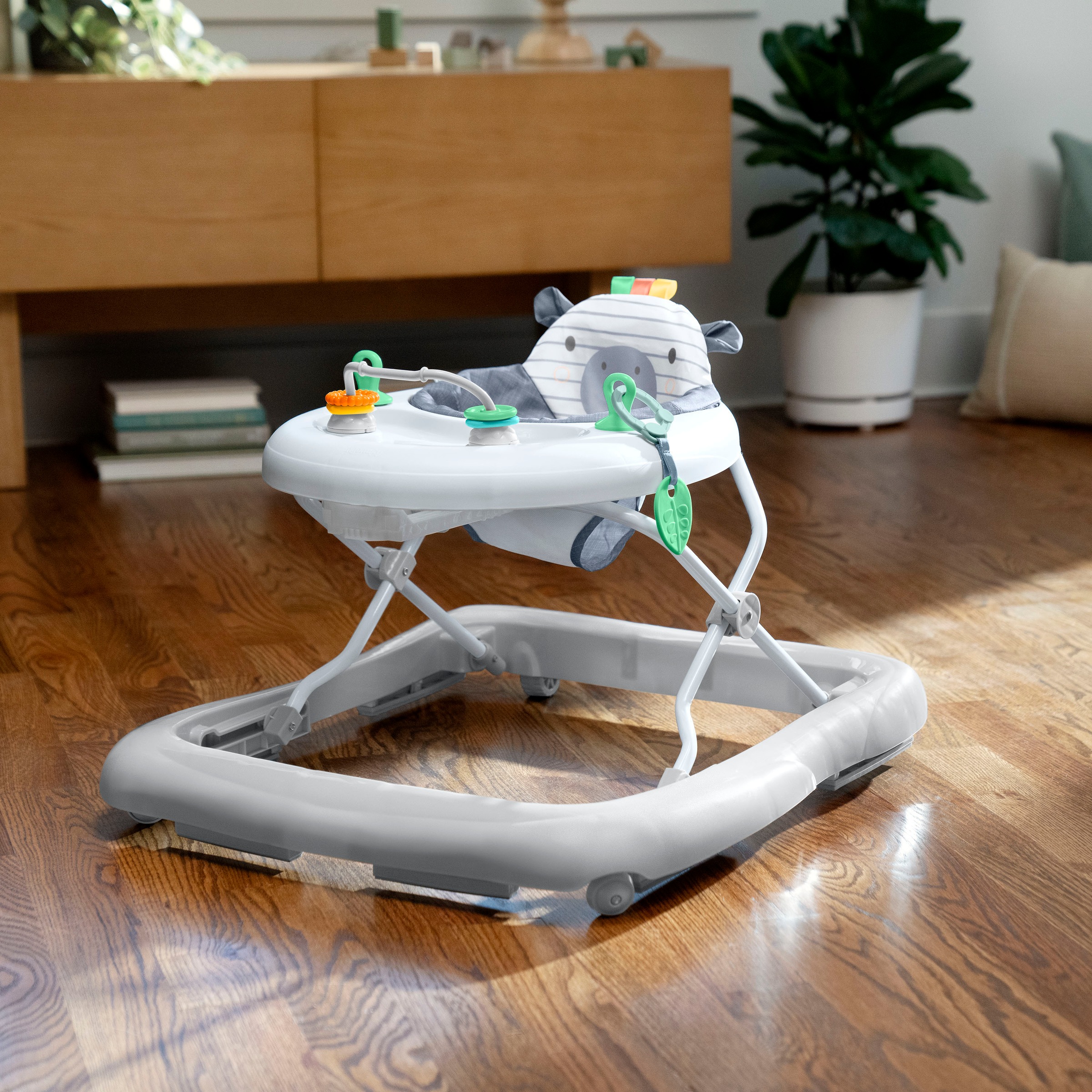 ingenuity Lauflernhilfe »Smooth Strides Activity Walker - Chambray«