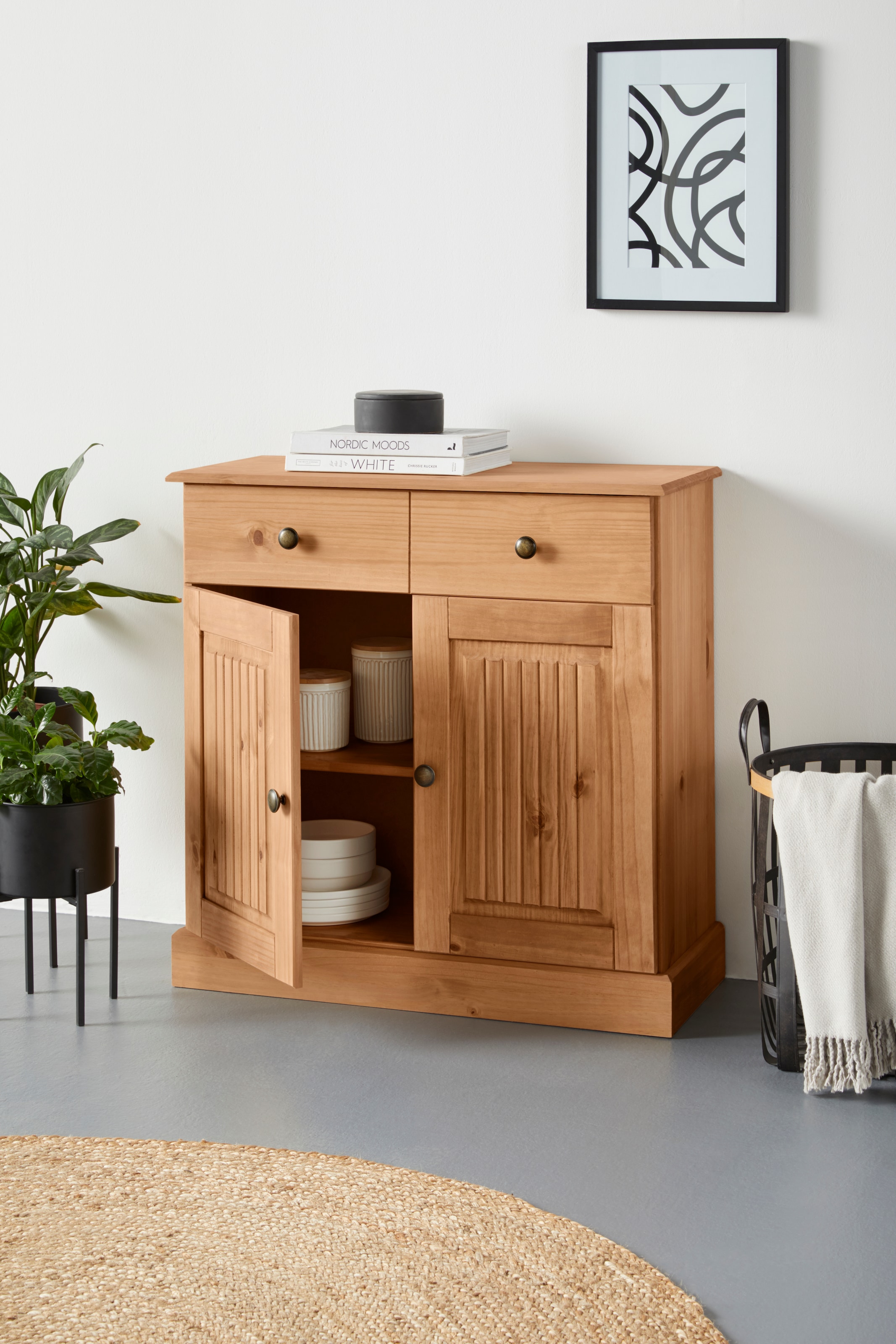 Home affaire Sideboard »Liotta«, Kommode mit verstellbaren Einlegeboden, massives Kiefernholz