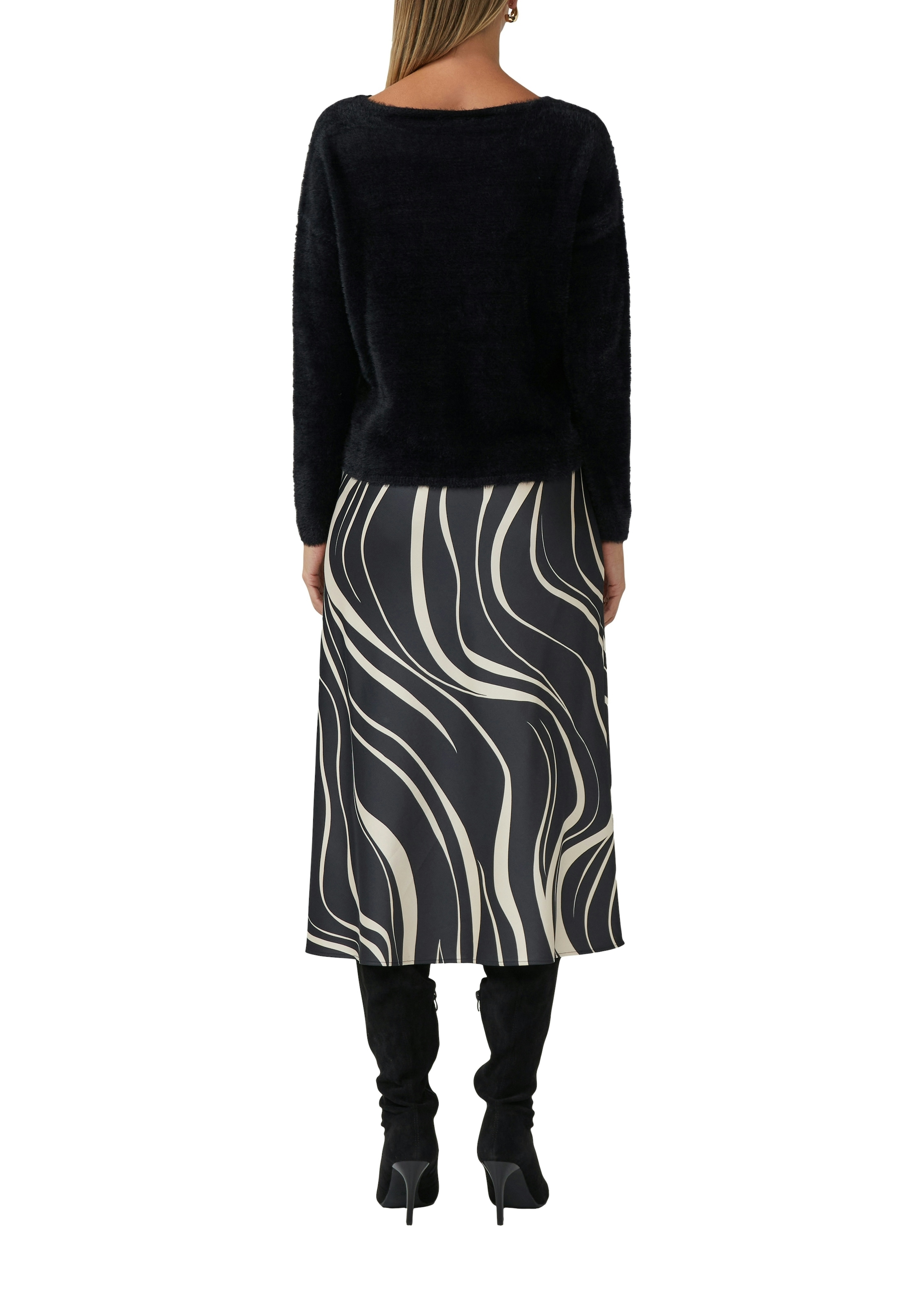 s.Oliver BLACK LABEL Strickpullover flauschig, mit U-Boot-Ausschnitt