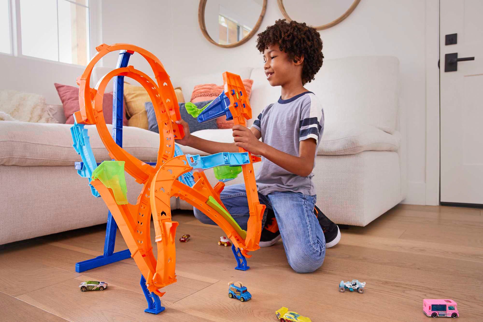 Hot Wheels Autorennbahn »Action Vertikaler 8er-Kurvensprung, inkl. Auto«