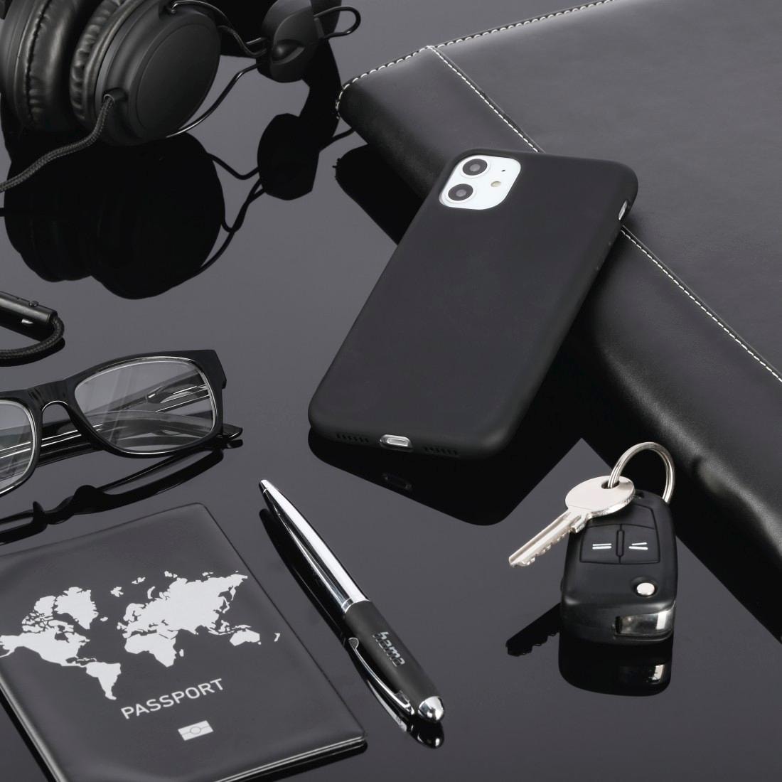 Hama Handyhülle »Cover "Finest Feel" für Samsung Galaxy S22 (5G) Smartphone Hülle«