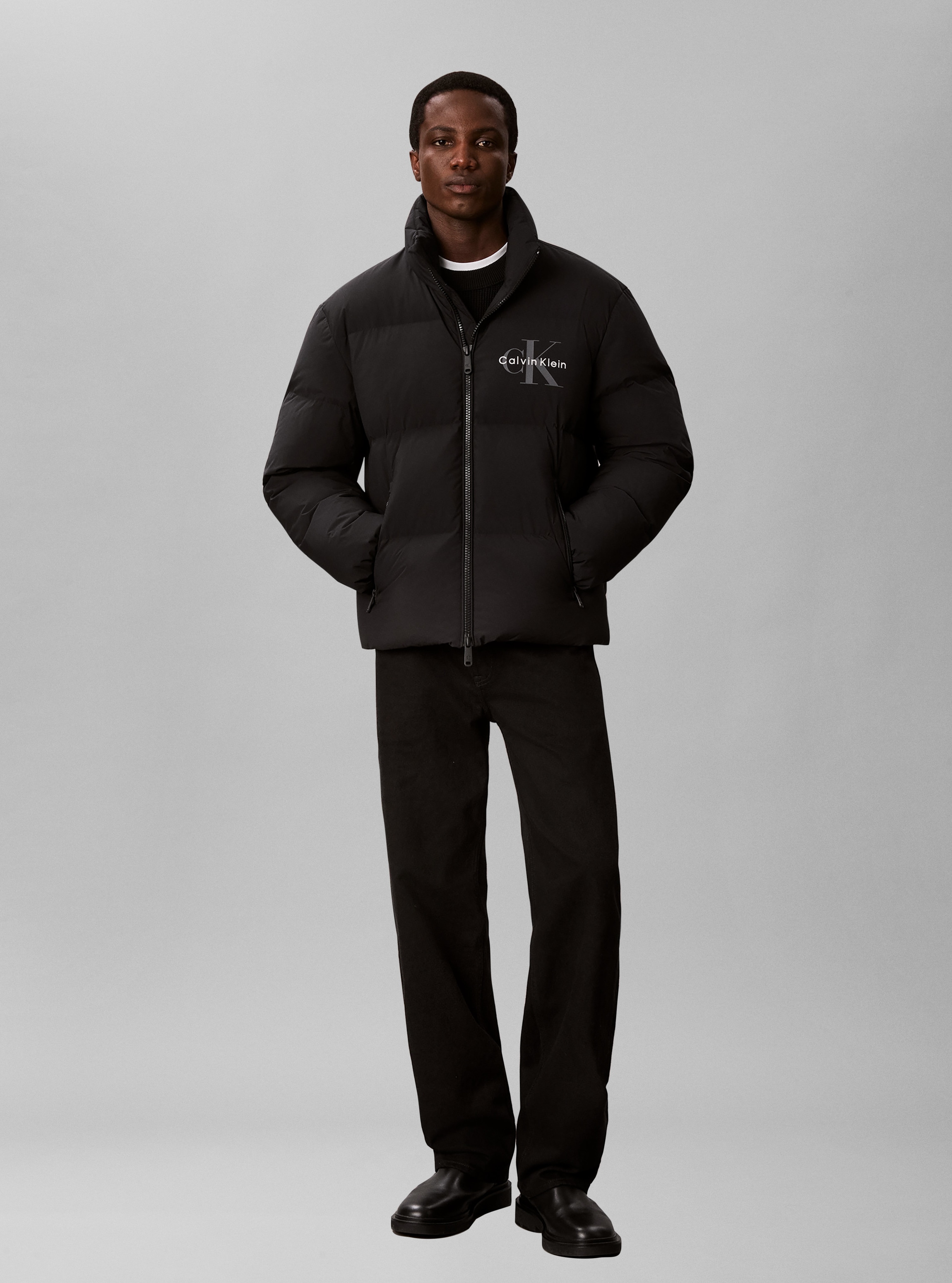 Calvin Klein Steppjacke »NYLON MONOLOGO DOWN PUFFER« ohne Kapuze Regular fit, Logoschriftzug