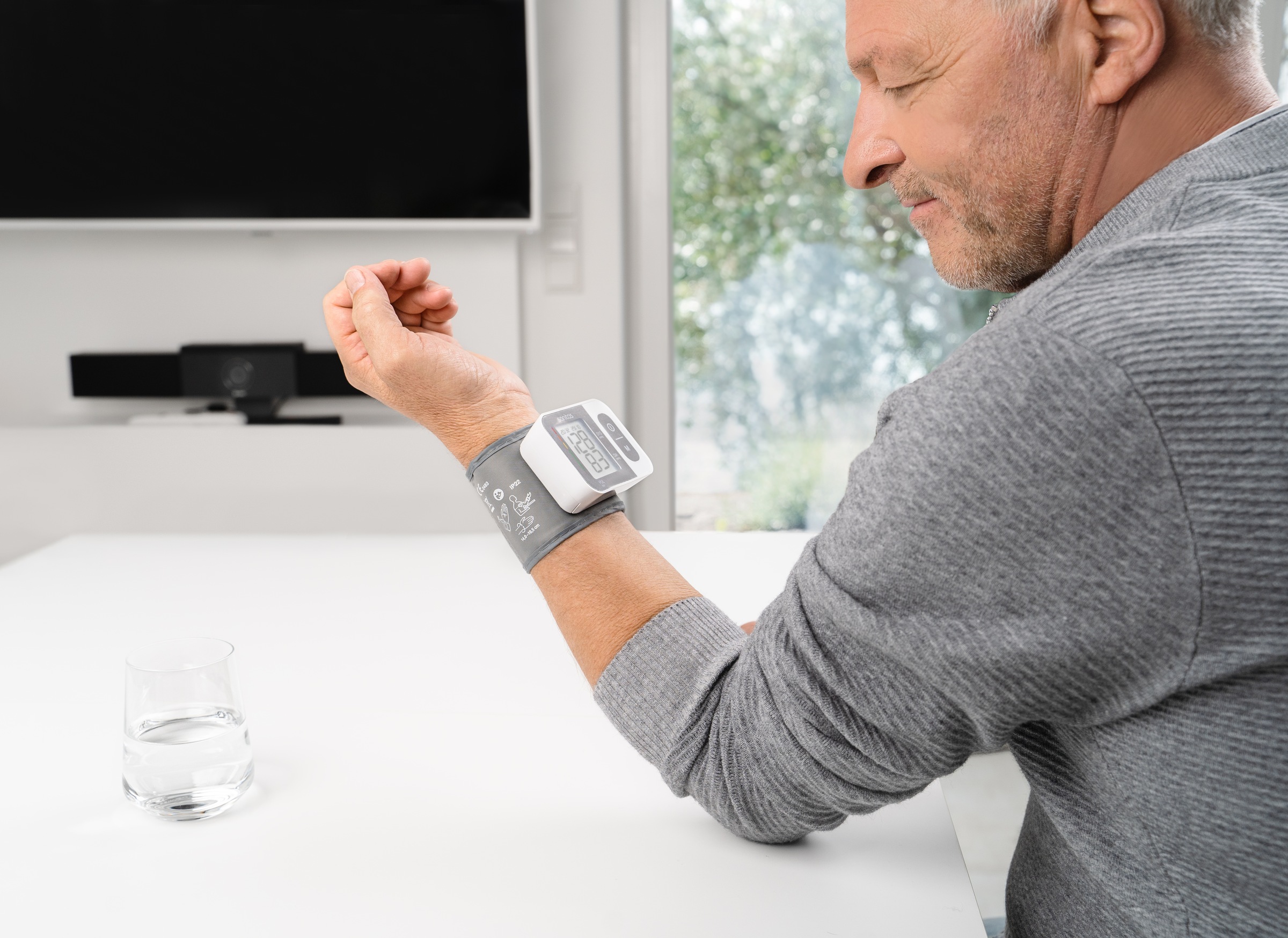 Sanitas Handgelenk-Blutdruckmessgerät »SBC 15 für vollautomatische Messunge günstig online kaufen