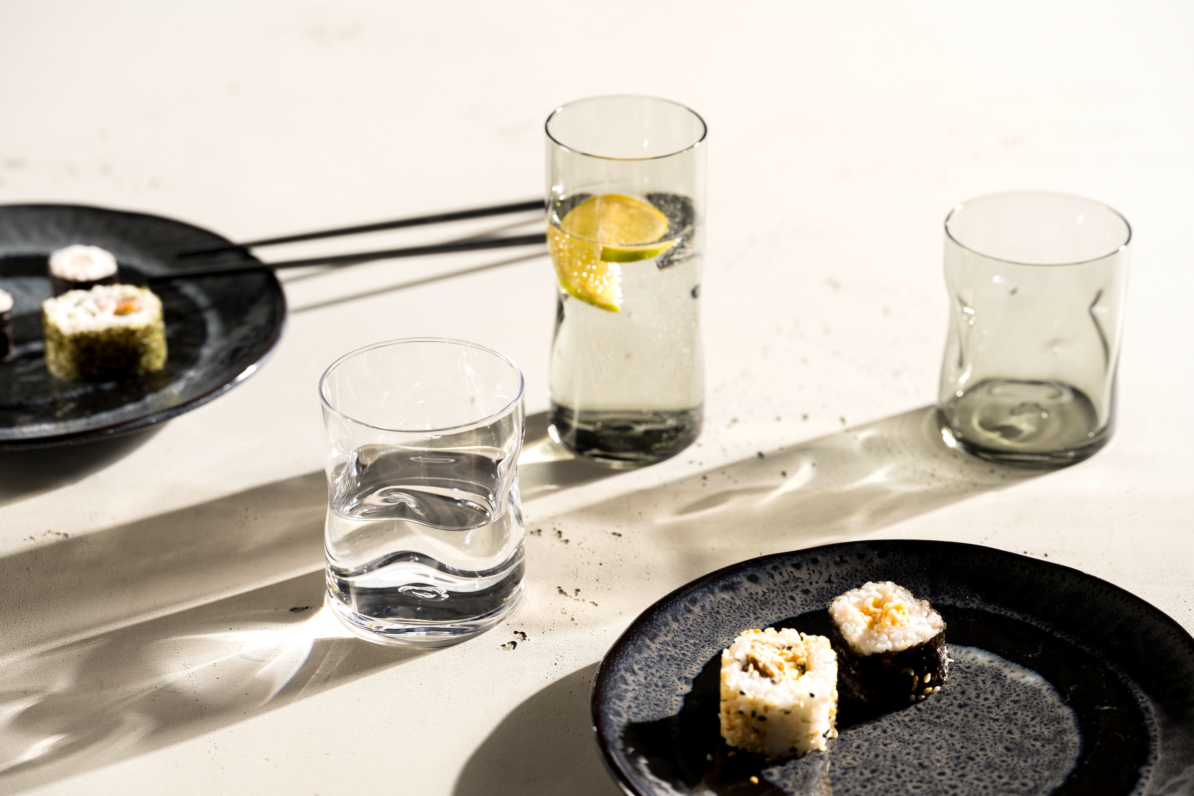 LEONARDO Gläser-Set »Trinkglas VESUVIO, 300 ml, 4er-Set«, (Set, 4 tlg.), konische Form, markantes Design - mit Einquetschungen