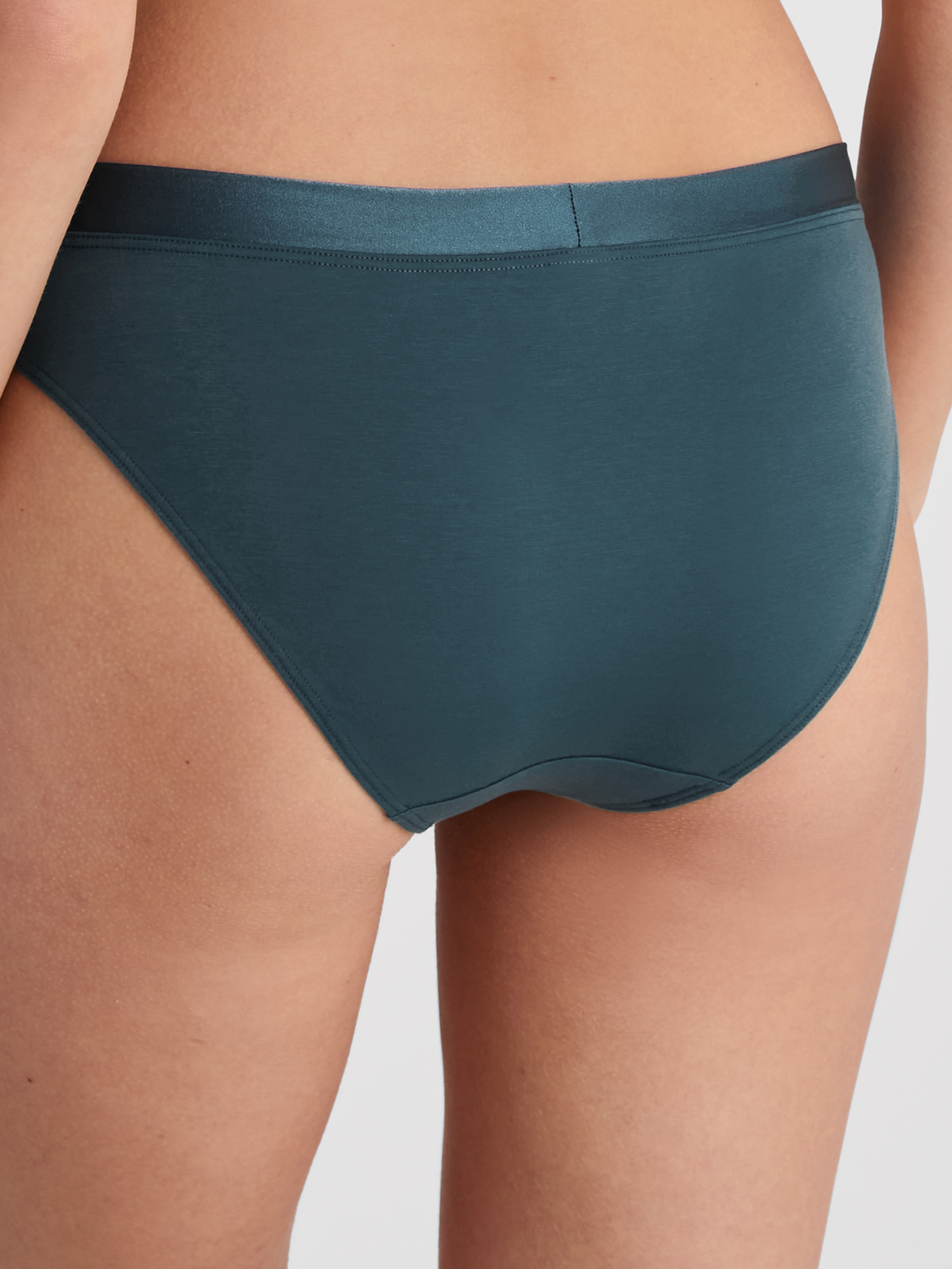 CALIDA Slip »Cate« schimmernde Satin-Blende, femininer Look, Single Jersey, elastisch