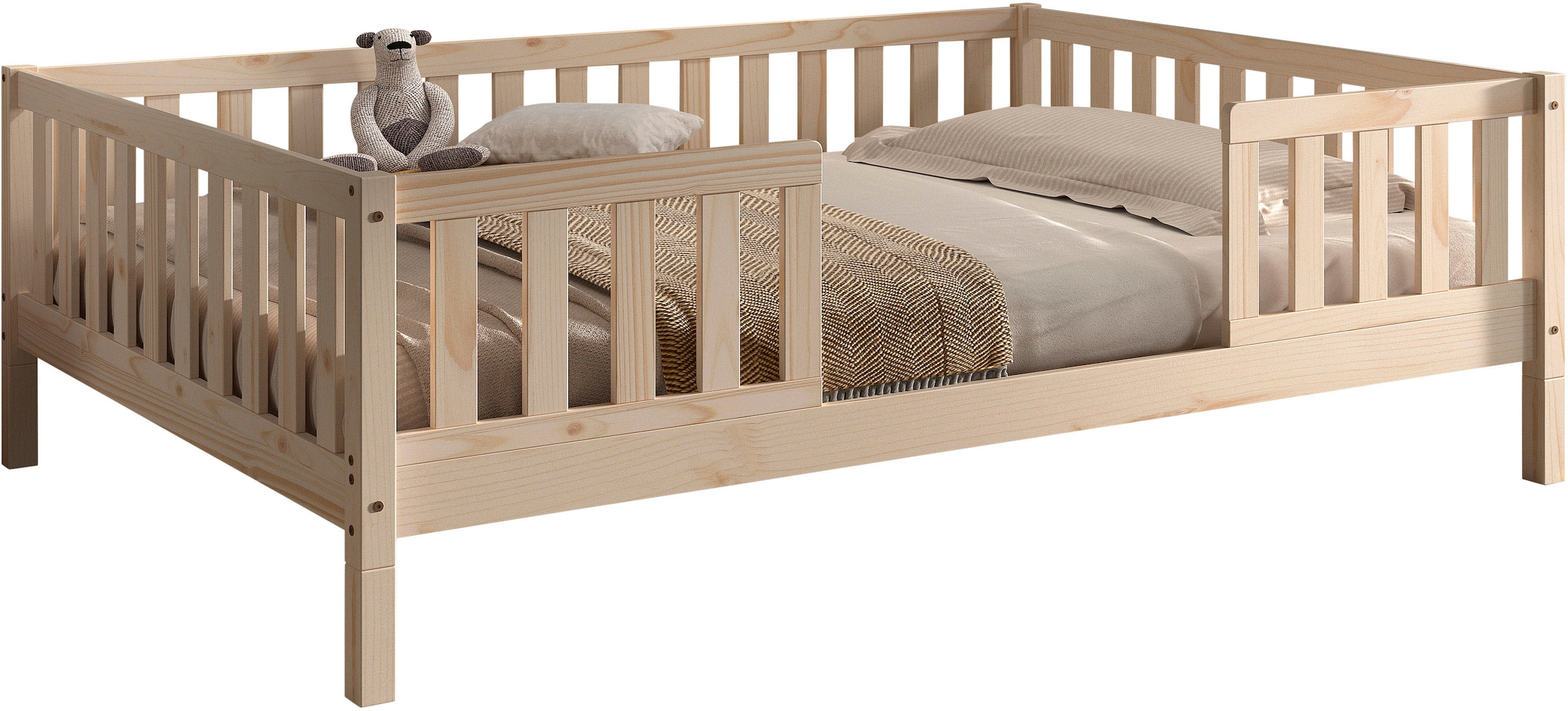 Vipack Kinderbett »Dallas, massiv Bett, Rausfallschutz, umbaubar vom Boden- zum Daybett« inkl. Rolllattenrost und Sprossenumrandung, 90 oder 140x200 cm breit,  stabil und standfest gebaut, wahlweise Kiefer massiv natur oder weiß