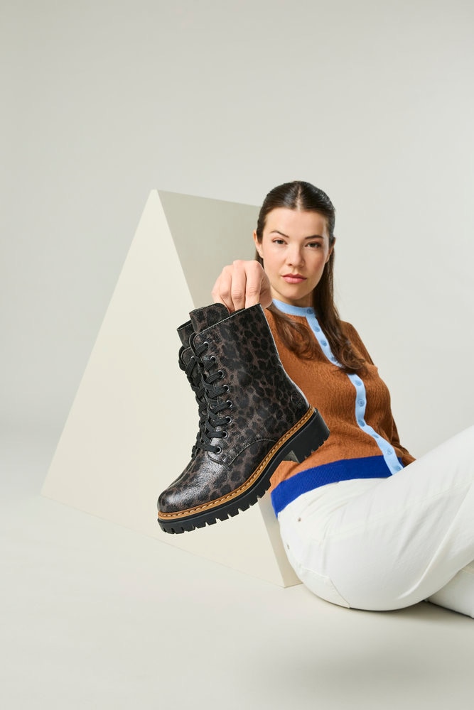 Rieker Schnürboots, Schnürstiefelette, Profilsohle, mit kontrastfarbenem Sohlenrand