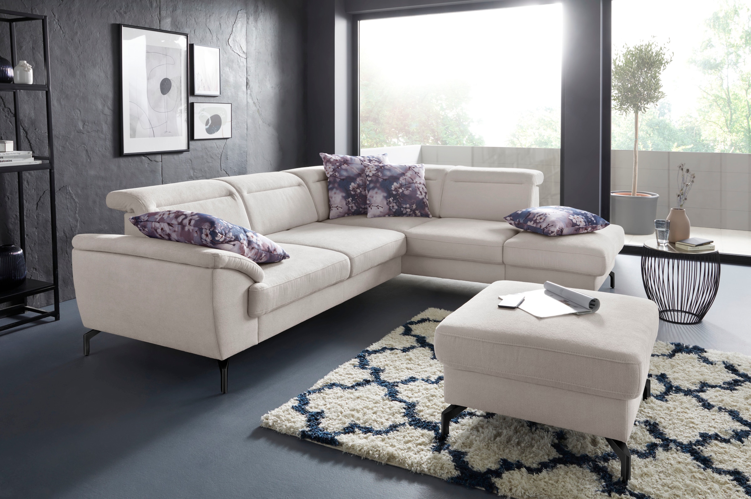 sit&more Ecksofa »Percy L-Form«, 15 cm Fußhöhe, Sitztiefenverstellung, wahlweise in 2 Fußfarben