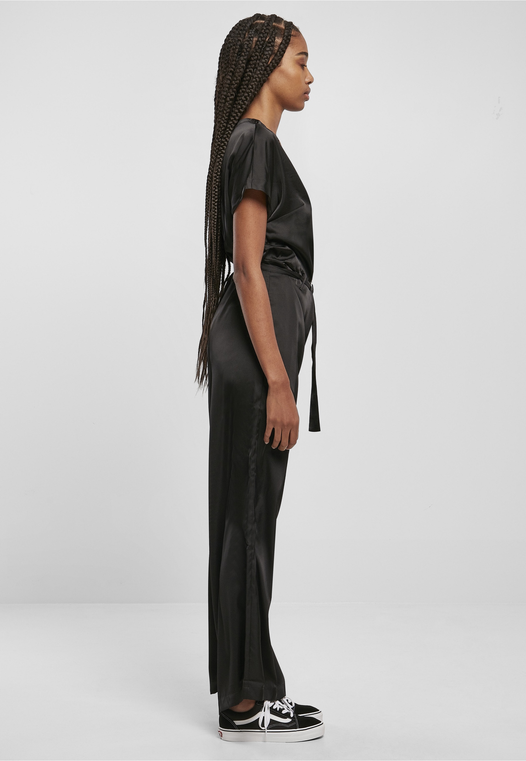 URBAN CLASSICS Jumpsuit »Urban Classics Damen Ladies Satin Wide Leg Belt Jumpsuit« 1 Stk.