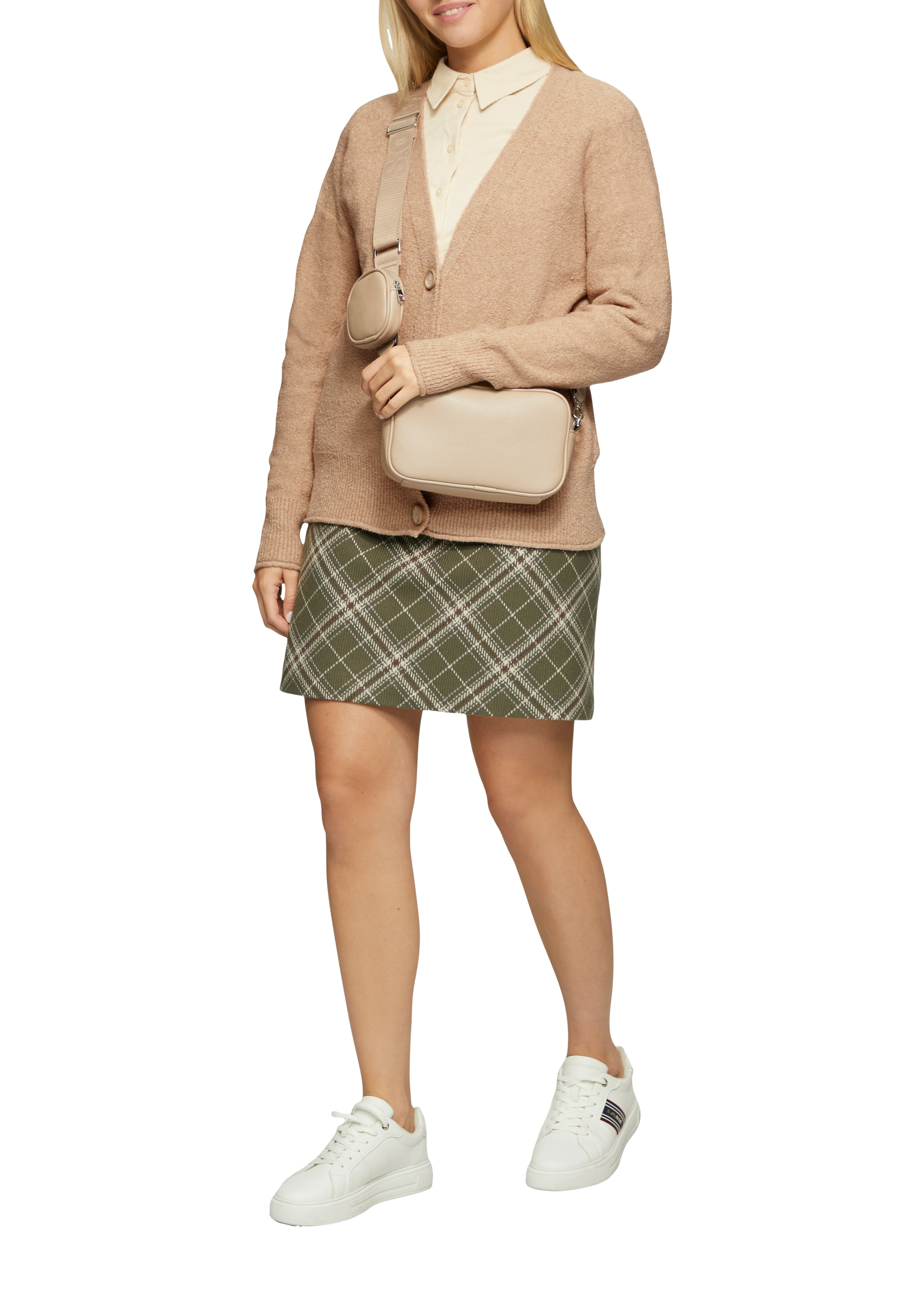 s.Oliver Strickjacke, mit V-Ausschnitt und Knopfleiste