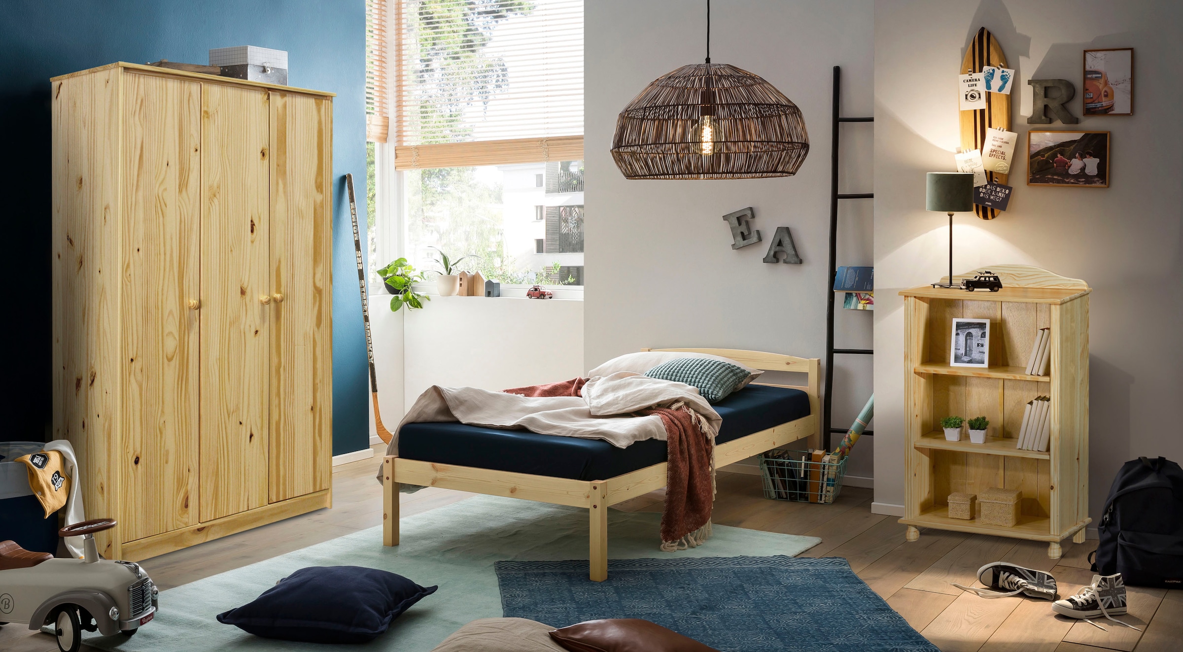 Home affaire Kleiderschrank, (1 St.), gefertigt aus massivem Kiefernholz