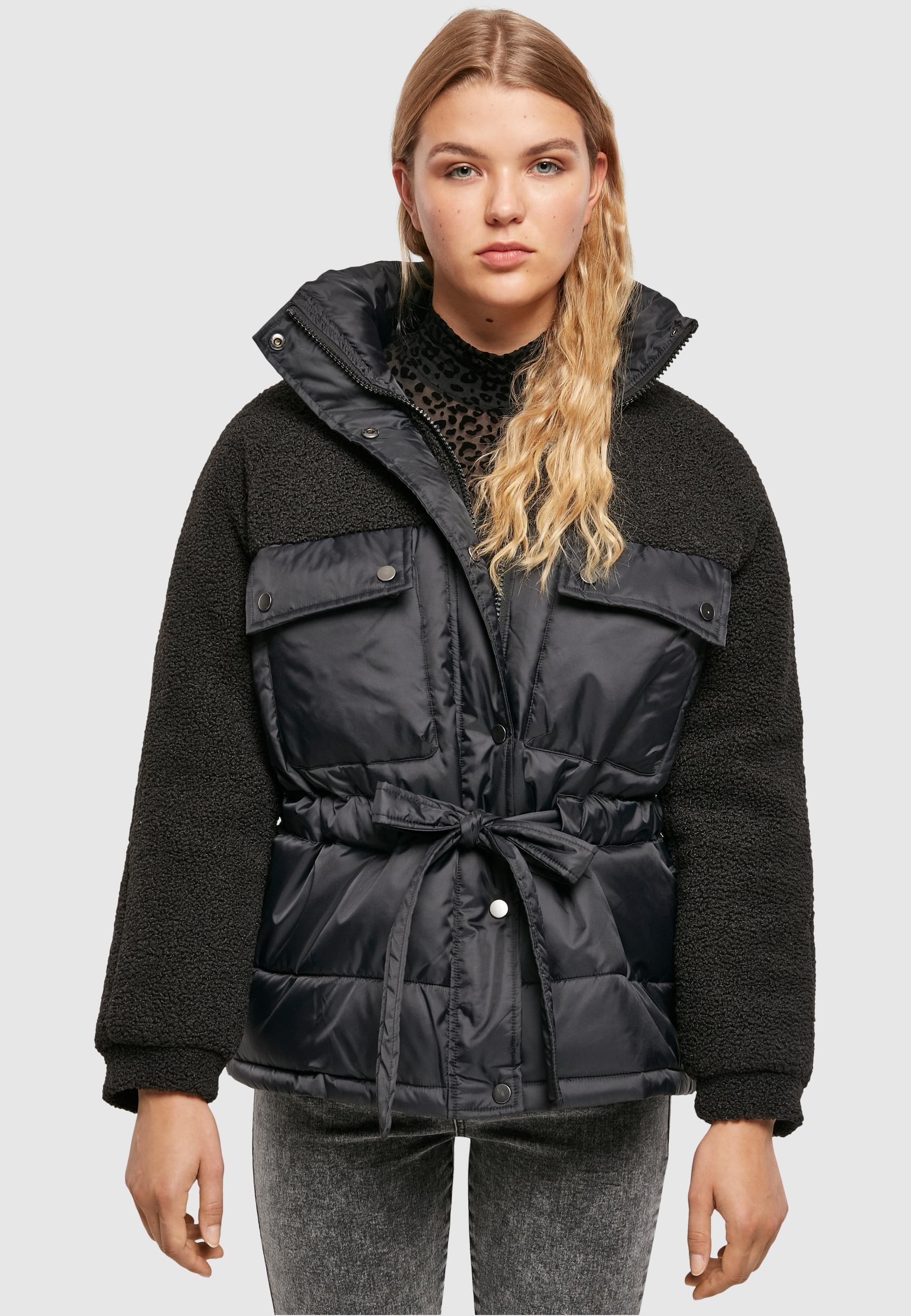 URBAN CLASSICS Winterjacke »Urban Classics Damen Ladies Sherpa Mix Puffer Jacket« 1 Stk. tlg. ohne Kapuze