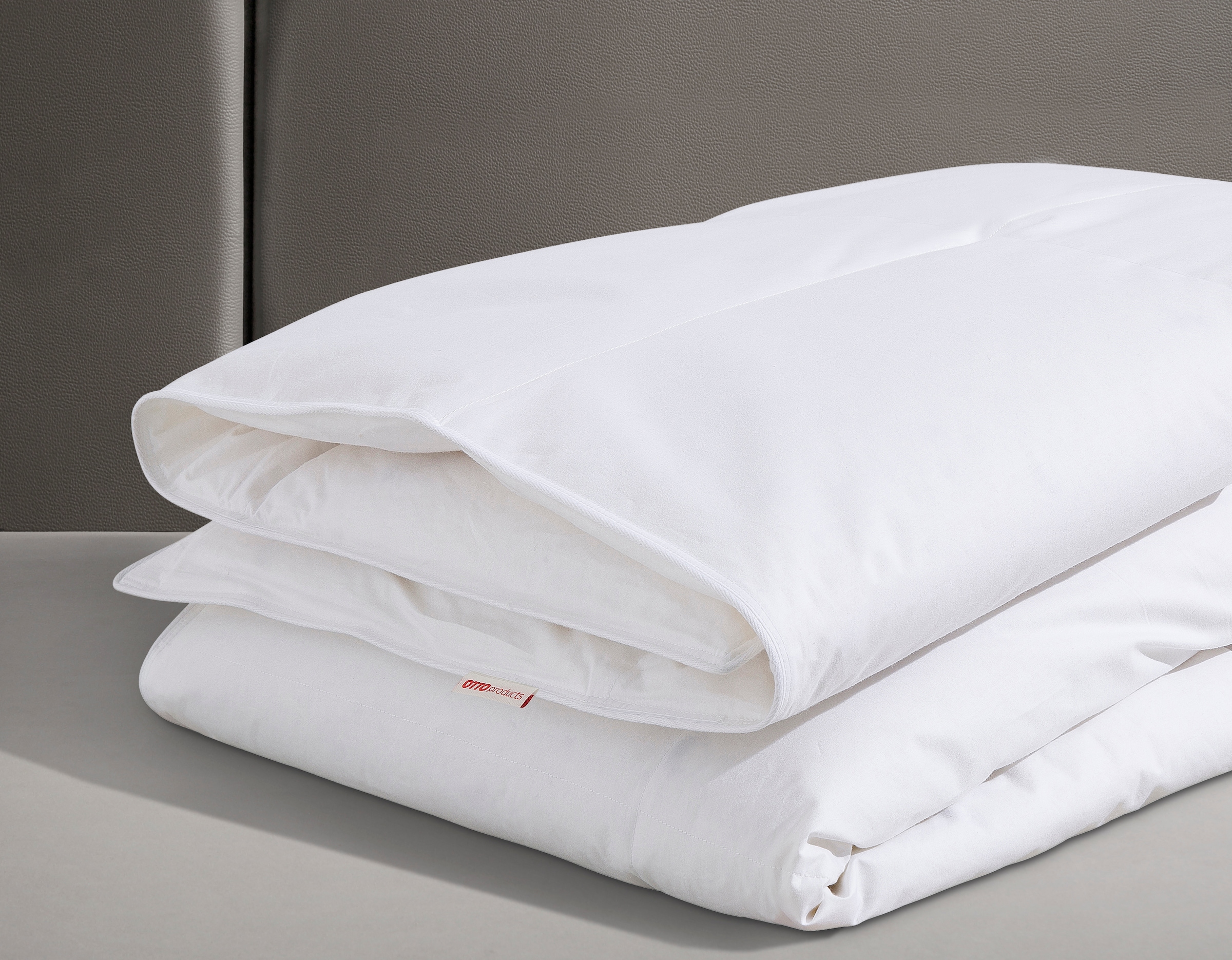 OTTO products Daunenbettdecke »Jannika«, normal, Füllung 80% Daunen & 20% Federn, Bezug 100% Baumwolle, (1 St.), plastikfreie Verpackung