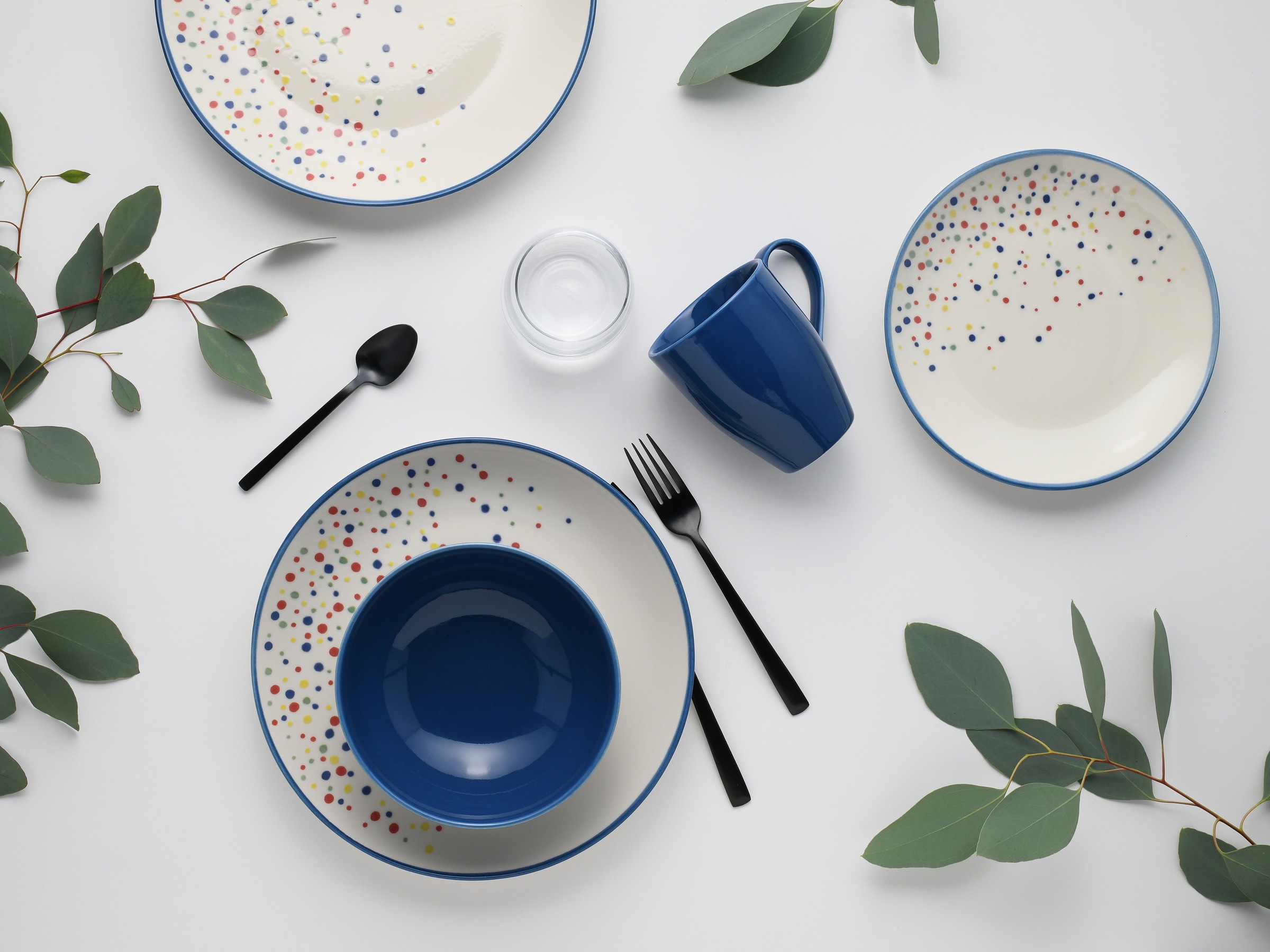 CreaTable Kombiservice »Joy, Kombi-Service 16-tlg.«, (Set, 16 tlg.), Unregelmäßige bunte Punkte, Gute Laune Geschirr, Frisch, Freundlich